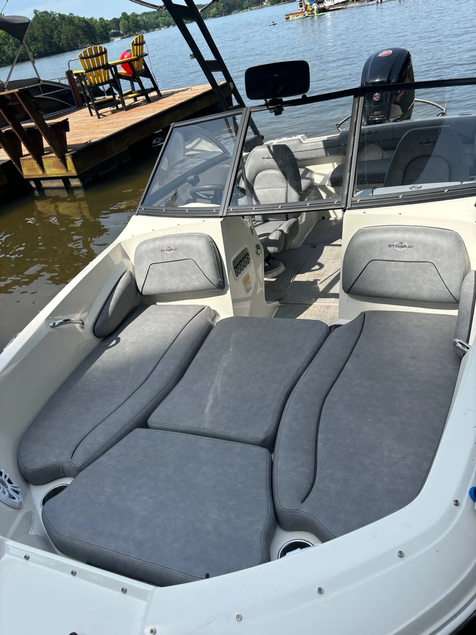 Stingray 191DC - Available on Lake Bowen in SC only
