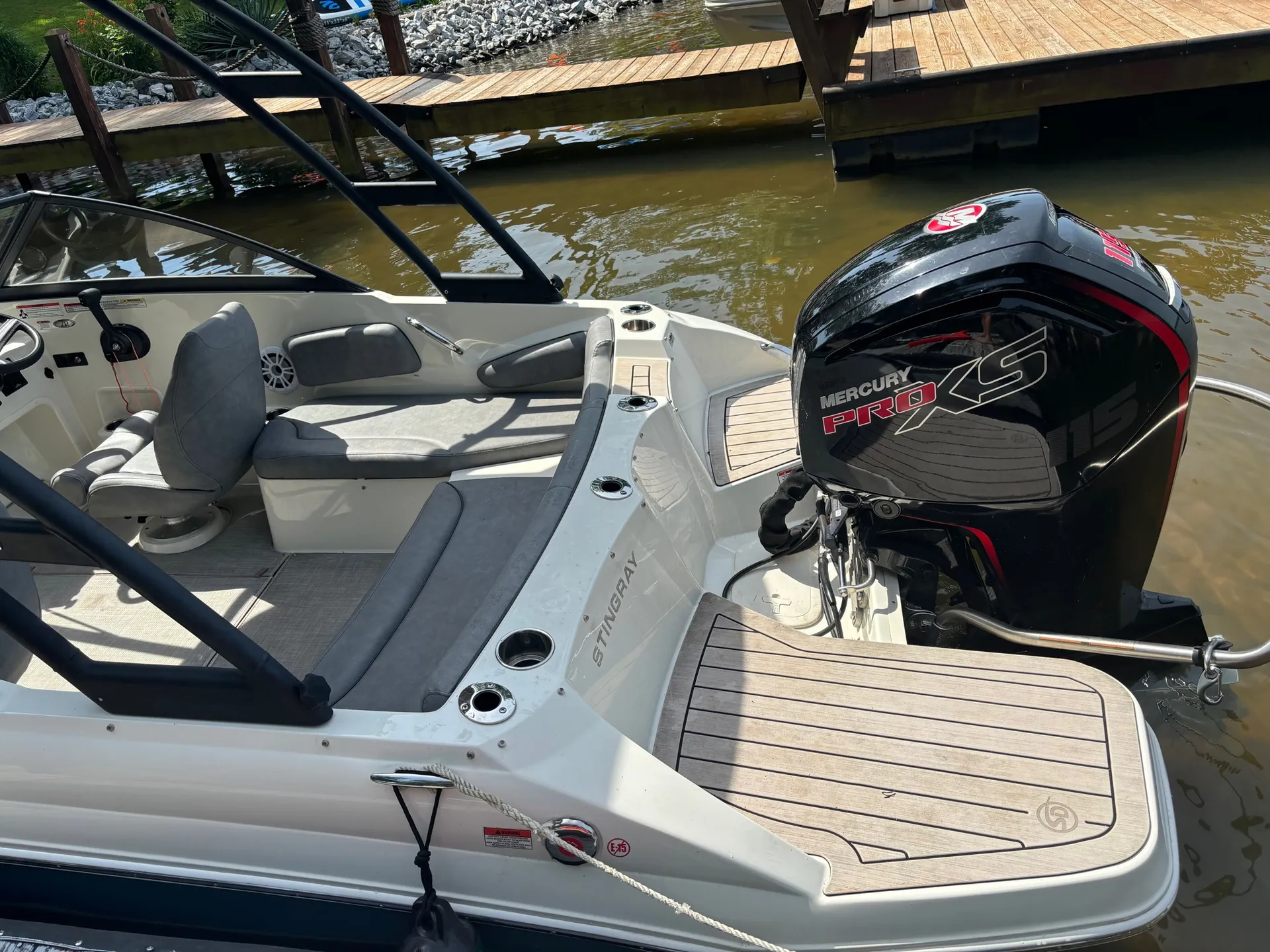 Stingray 191DC - Available on Lake Bowen in SC only