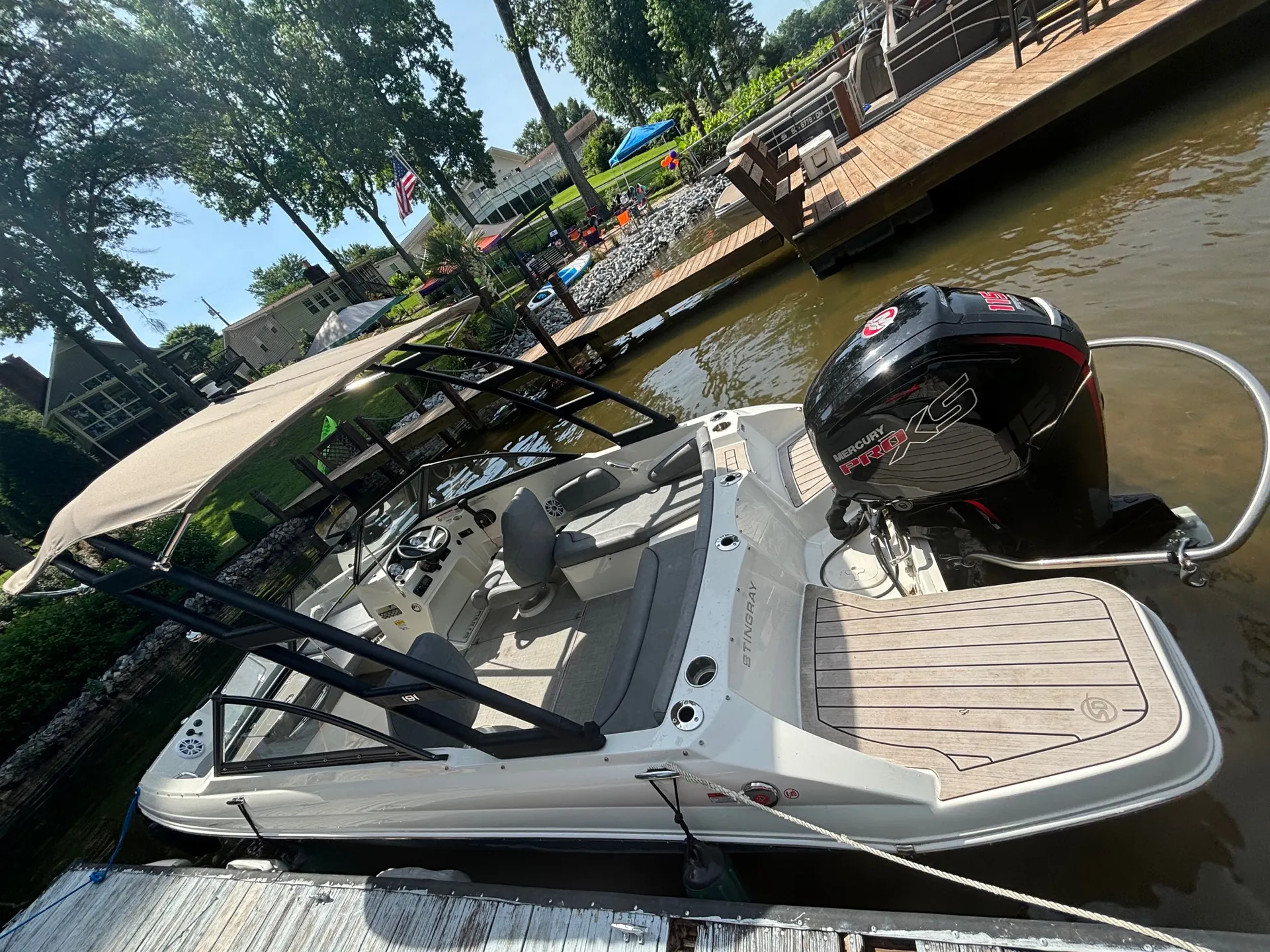 Stingray 191DC - Available on Lake Bowen in SC only