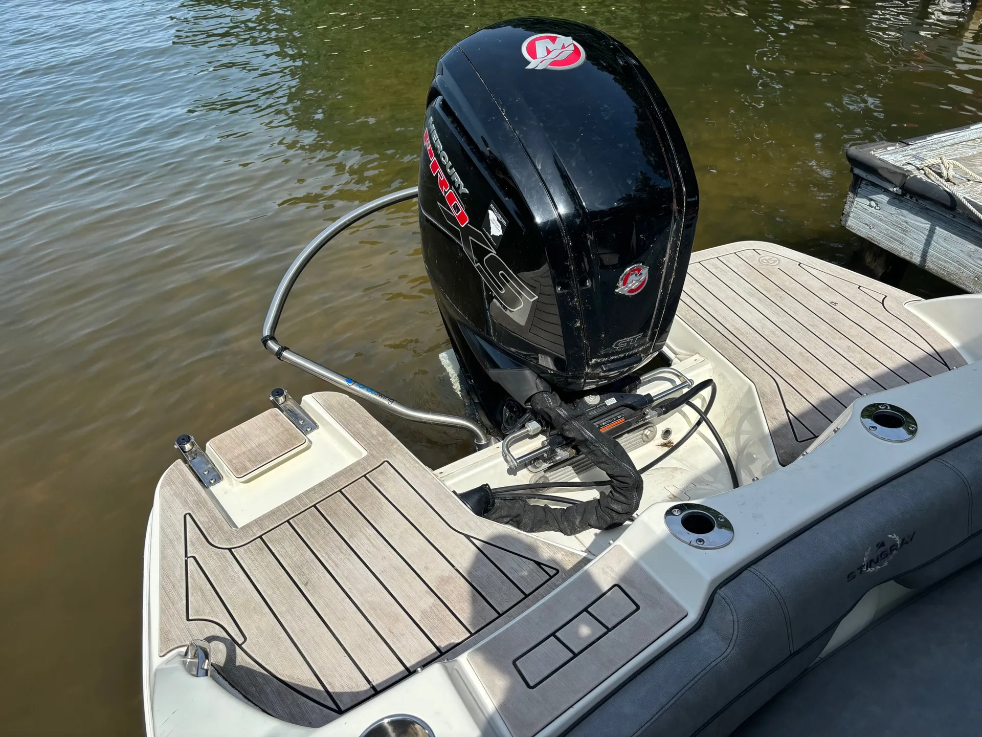 Stingray 191DC - Available on Lake Bowen in SC only