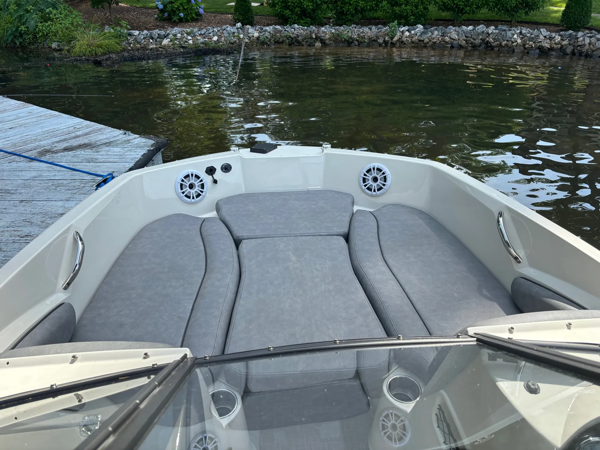 Stingray 191DC - Available on Lake Bowen in SC only