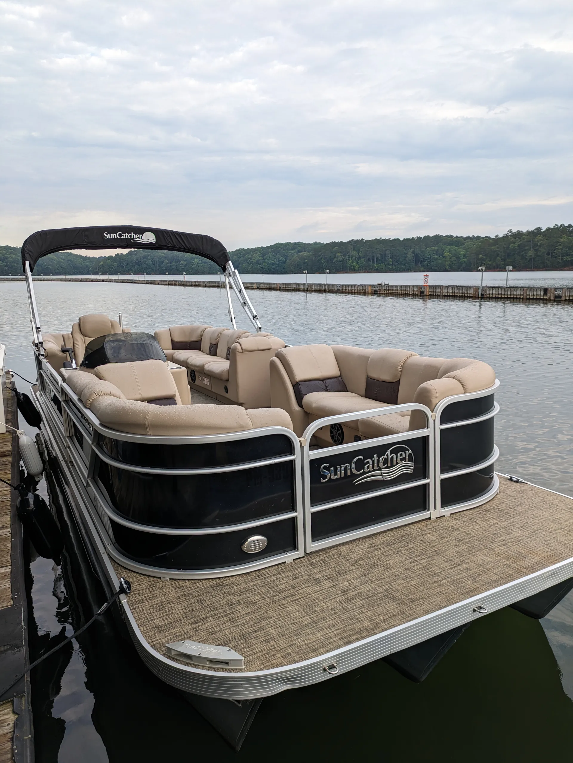 Ruff Life 2: A dog-friendly adventure on beautiful Lake Allatoona!