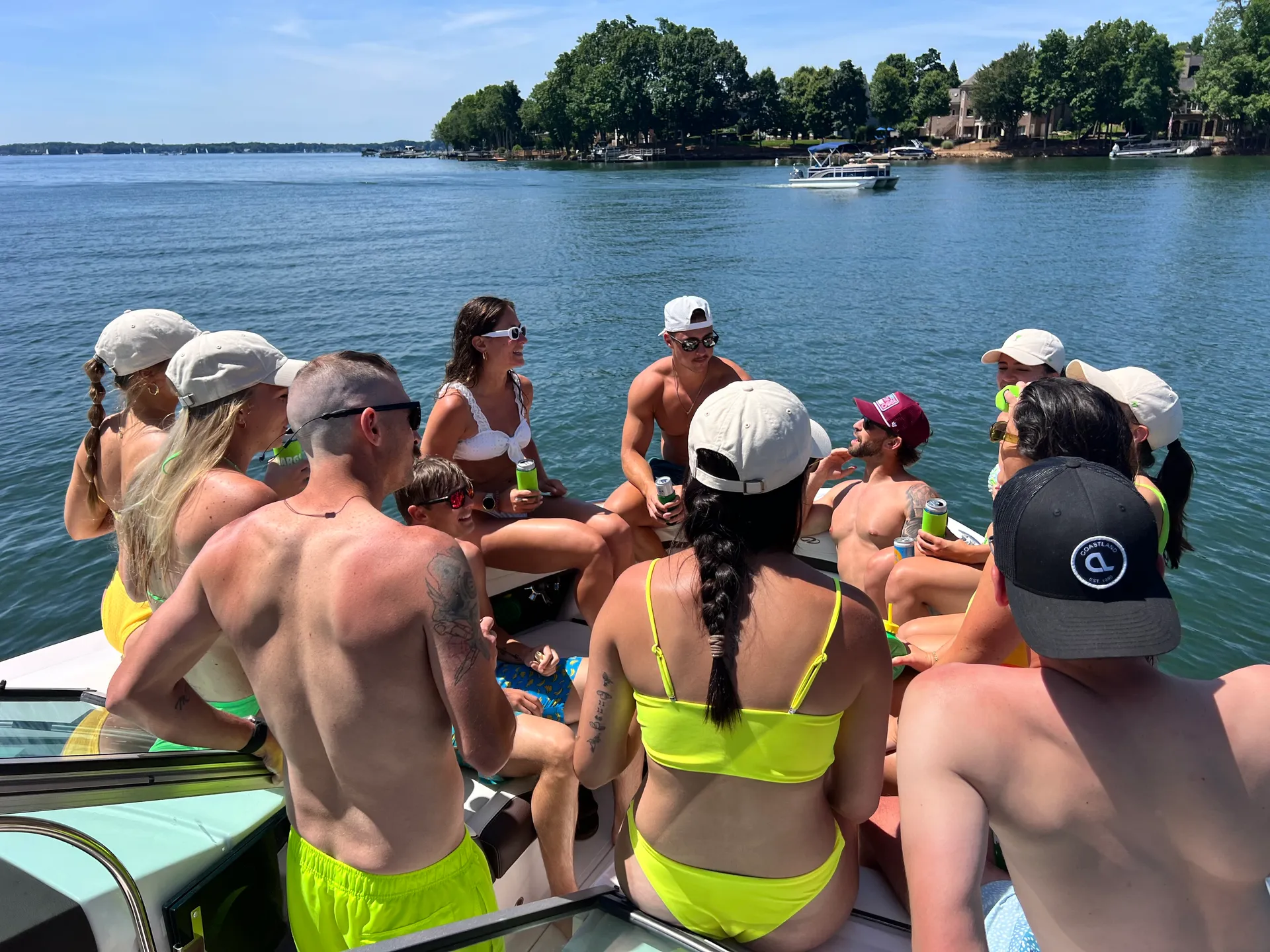 32FT ALL-INCLUSIVE YACHT (CAPTAINED) - LAKE NORMAN