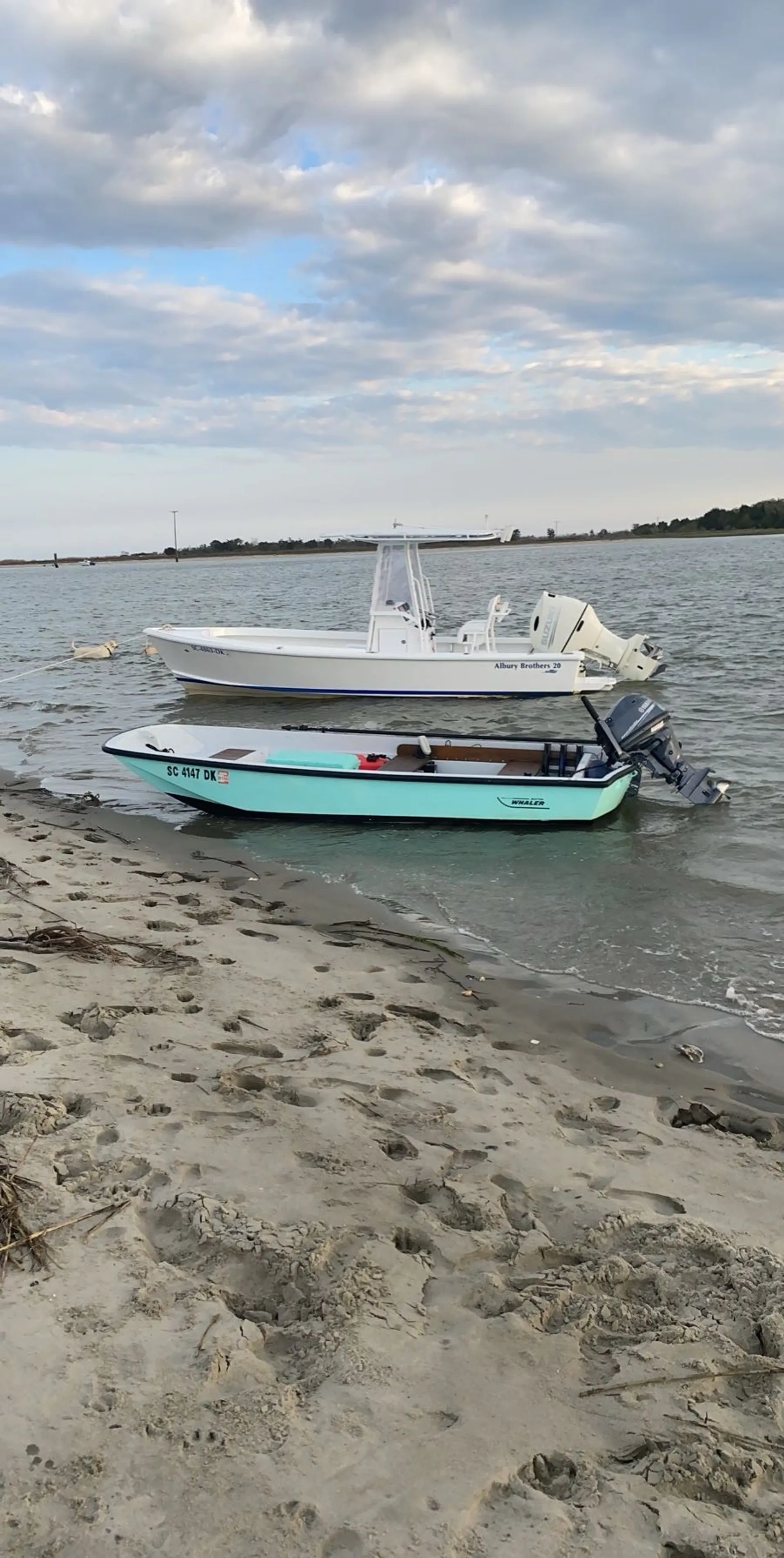 Private boat charter with USCG licensed captain 