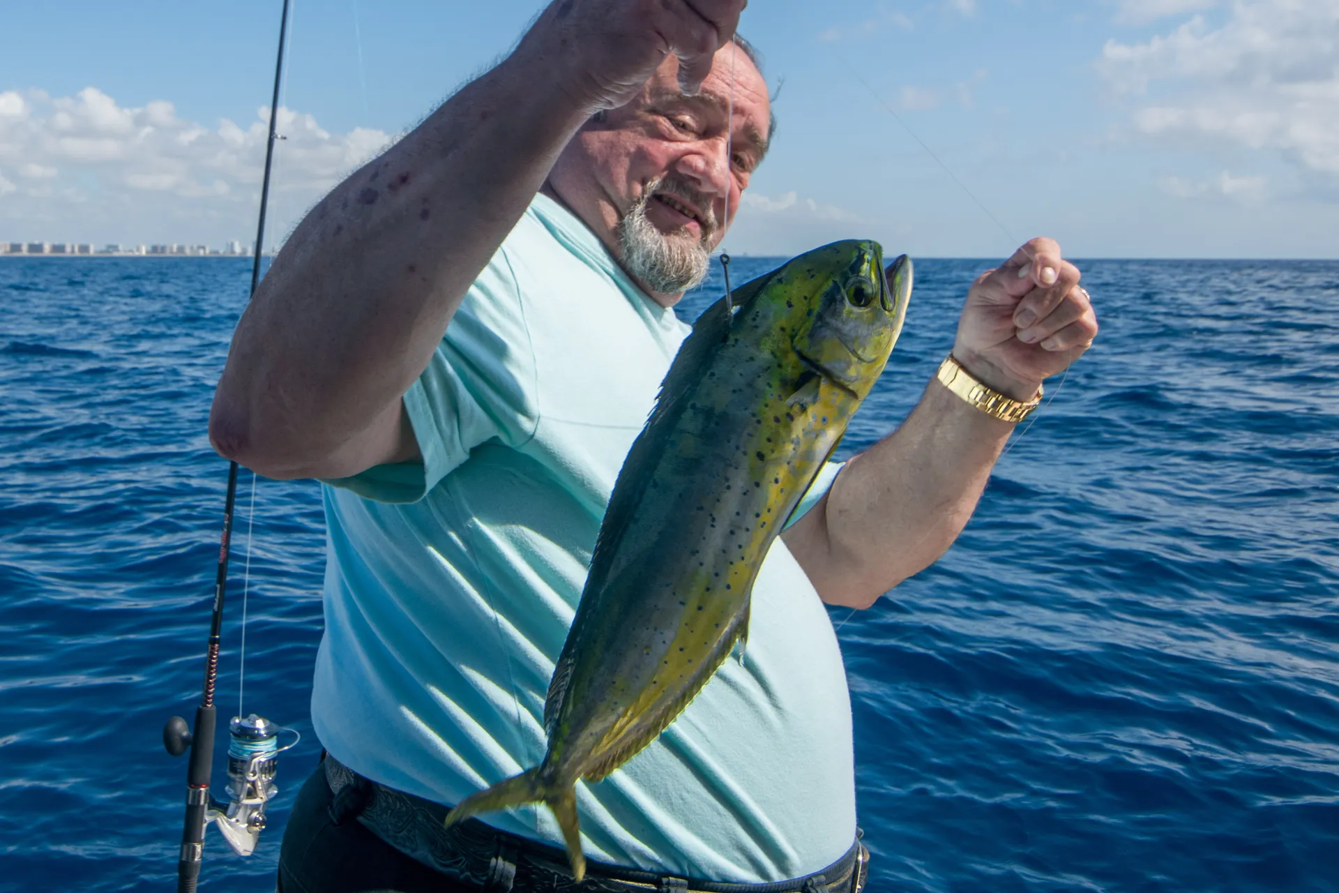 Hatteras 34 - #1 Family-Friendly Fishing Charters