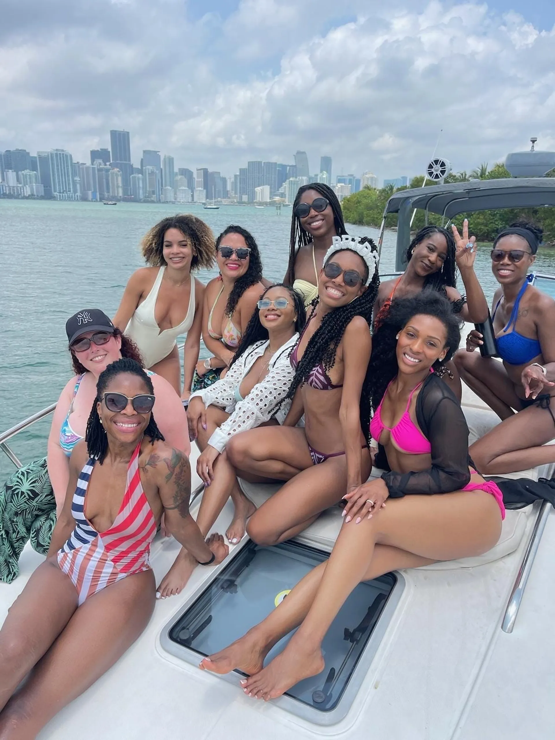 🌞 FREE Hour✨  | Lux 38' Chaparral Yacht  *NO HIDDEN FEES*