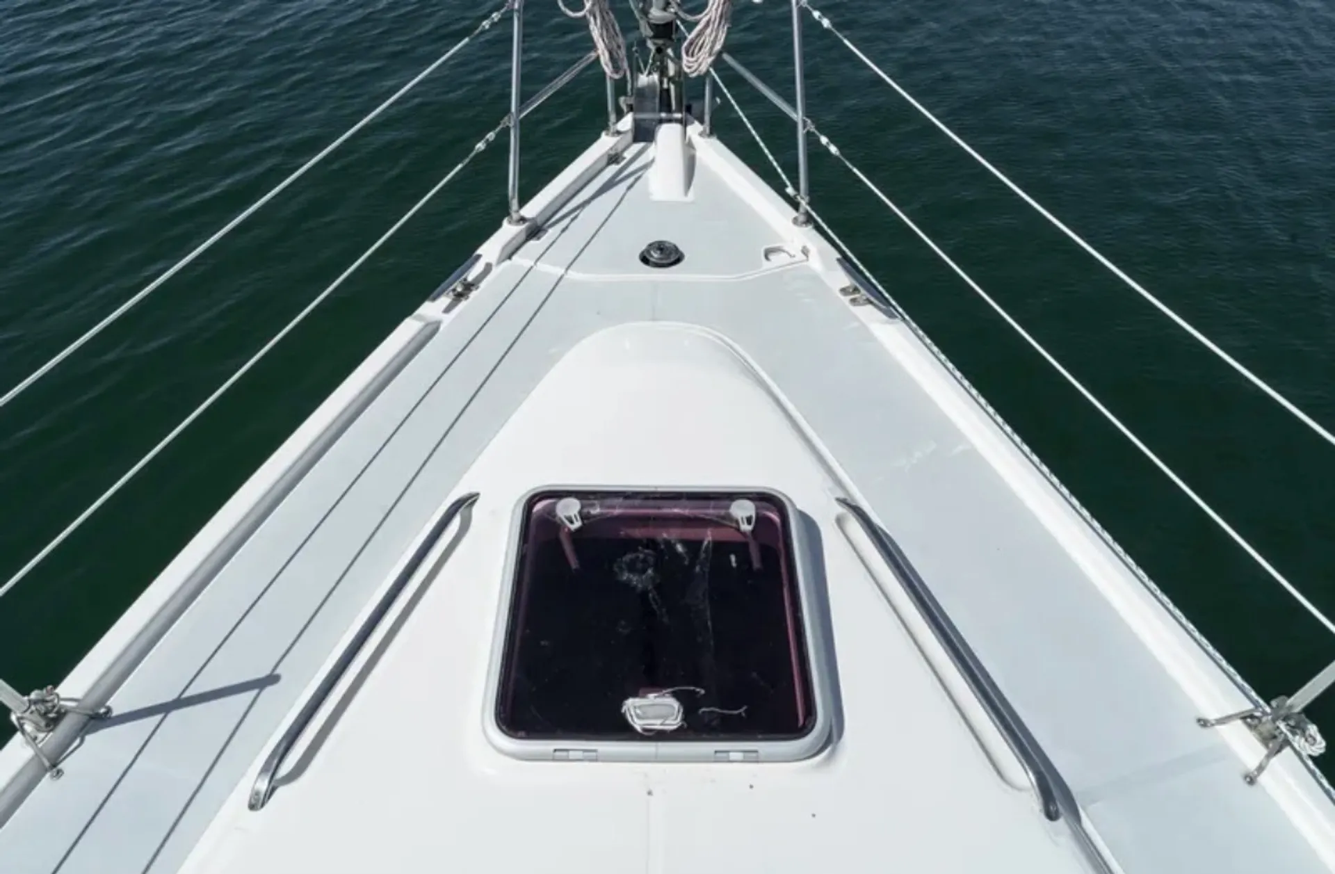 Sail in style on Deja Blue our 36 foot Hunter Yatch 🐬⛵️