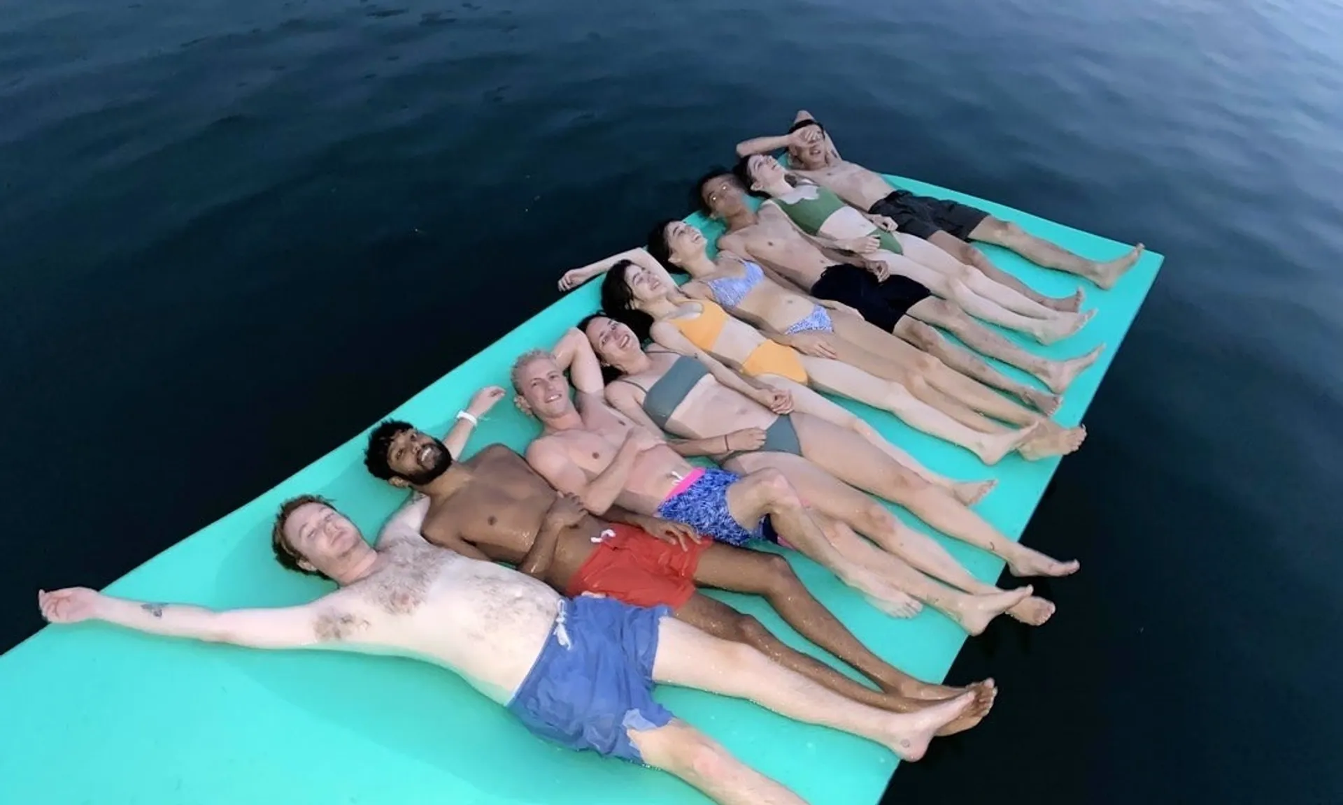 20ft Regal Bowrider For Amazing Memories on Lake Travis