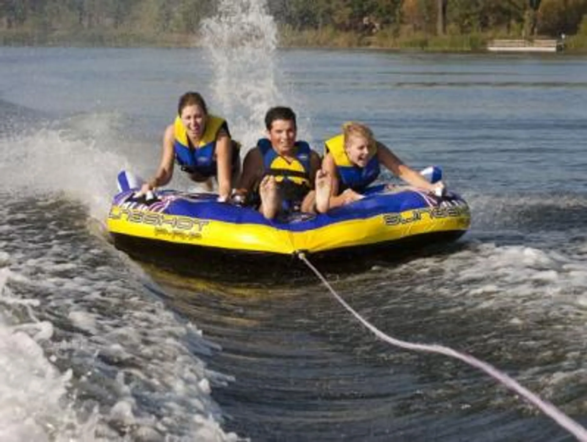 20ft Regal Bowrider For Amazing Memories on Lake Travis