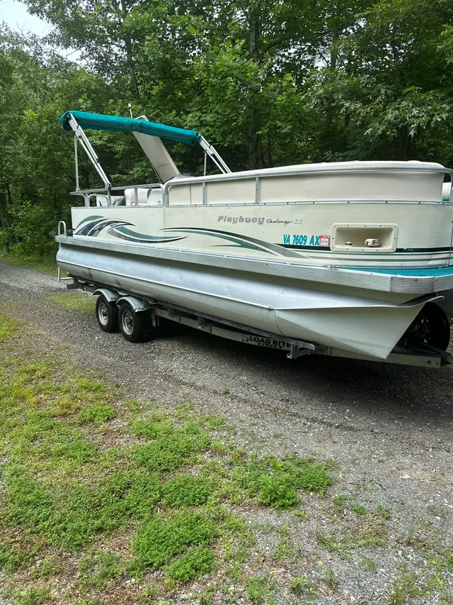 Rent a Playbuoy Boats pontoon in Mineral, VA near me