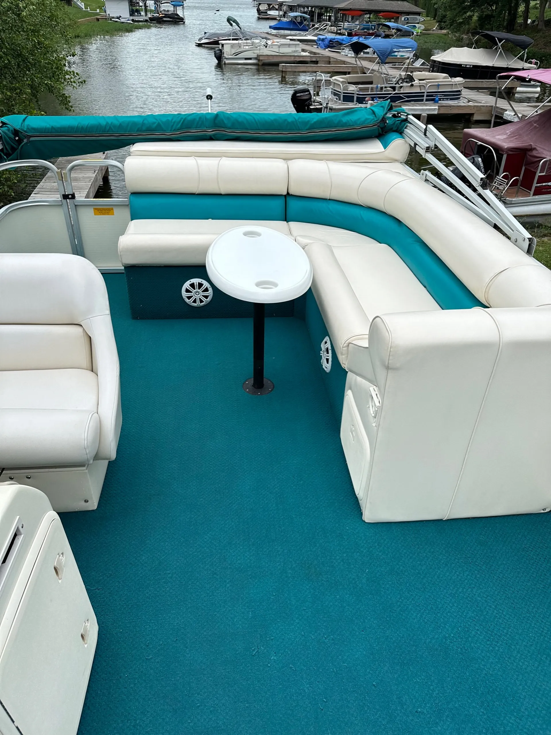 Playbuoy Boats 2223 Challenger in Mineral, VA — photo 3