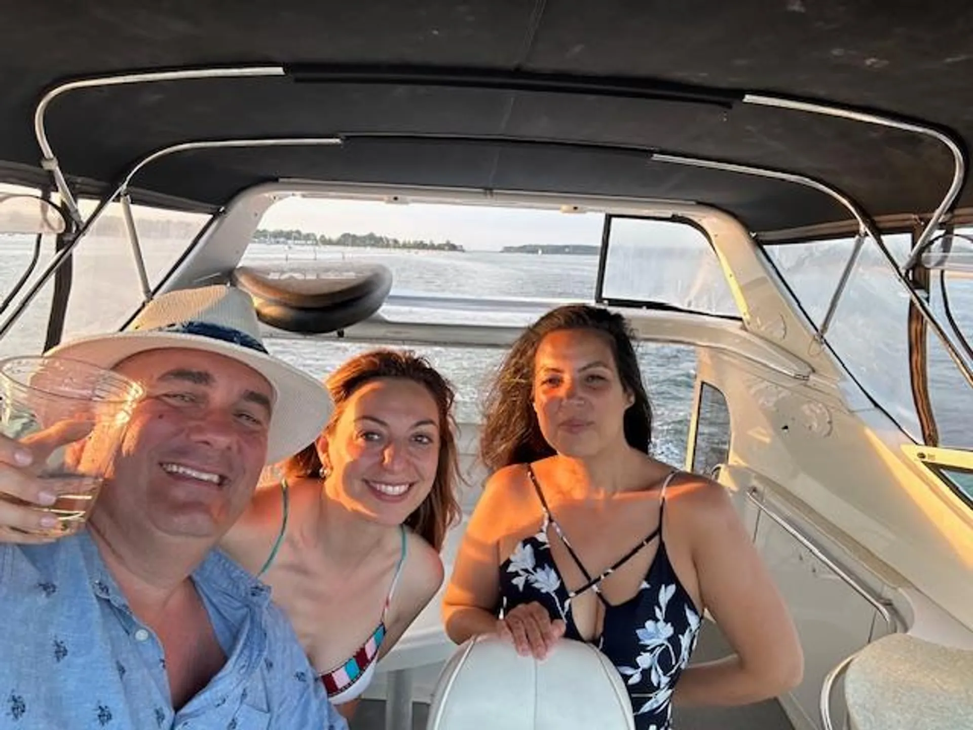 50' Yacht, 12 Guests, All Inclusive, Watersports, fuel, BBQ