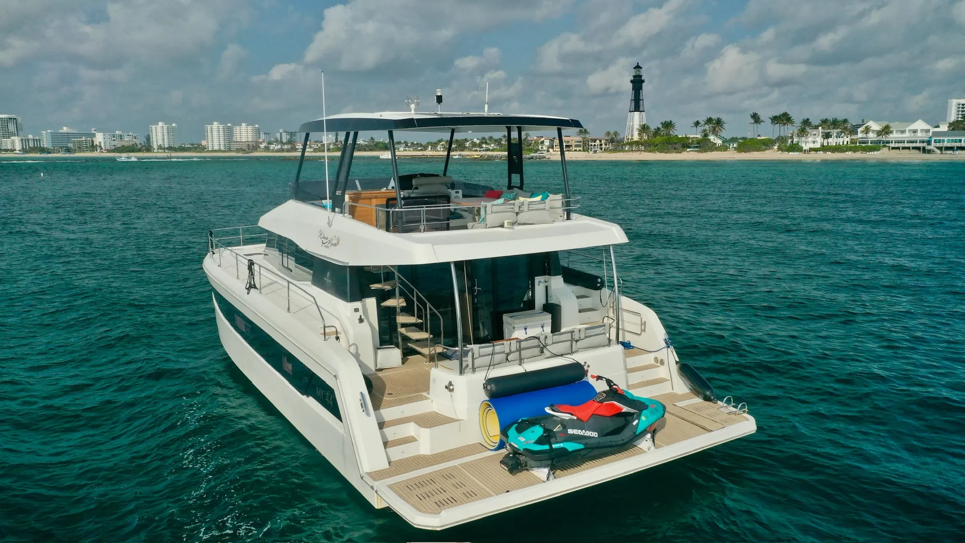 **SUMMER RATES* Luxury Power Catamaran FUEL, CAPTAIN AND STEW INCLUDED