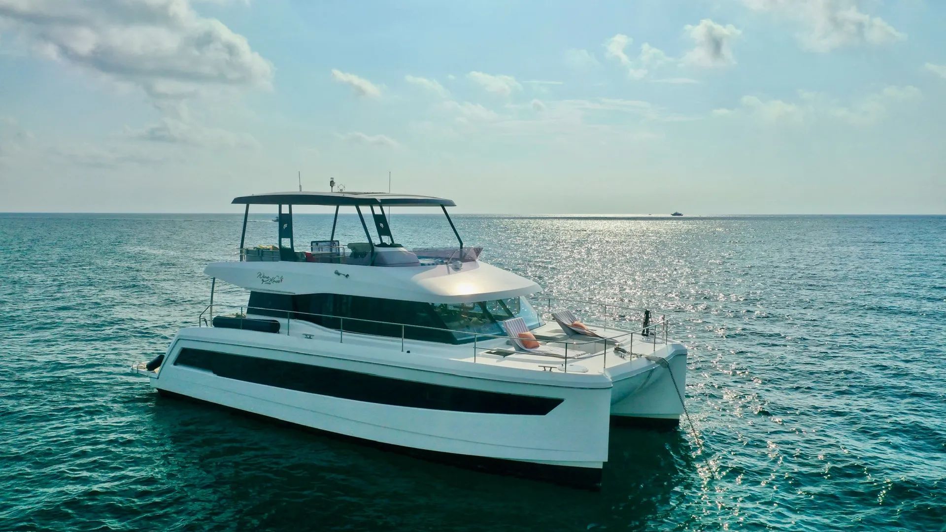 **SUMMER RATES* Luxury Power Catamaran FUEL, CAPTAIN AND STEW INCLUDED
