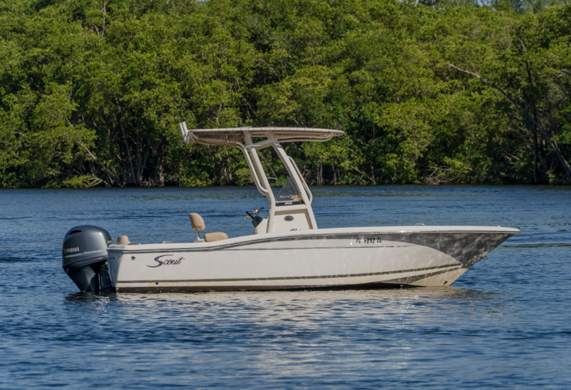 Scout 195 Sportfish JS420 in West Palm Beach, FL — photo 3