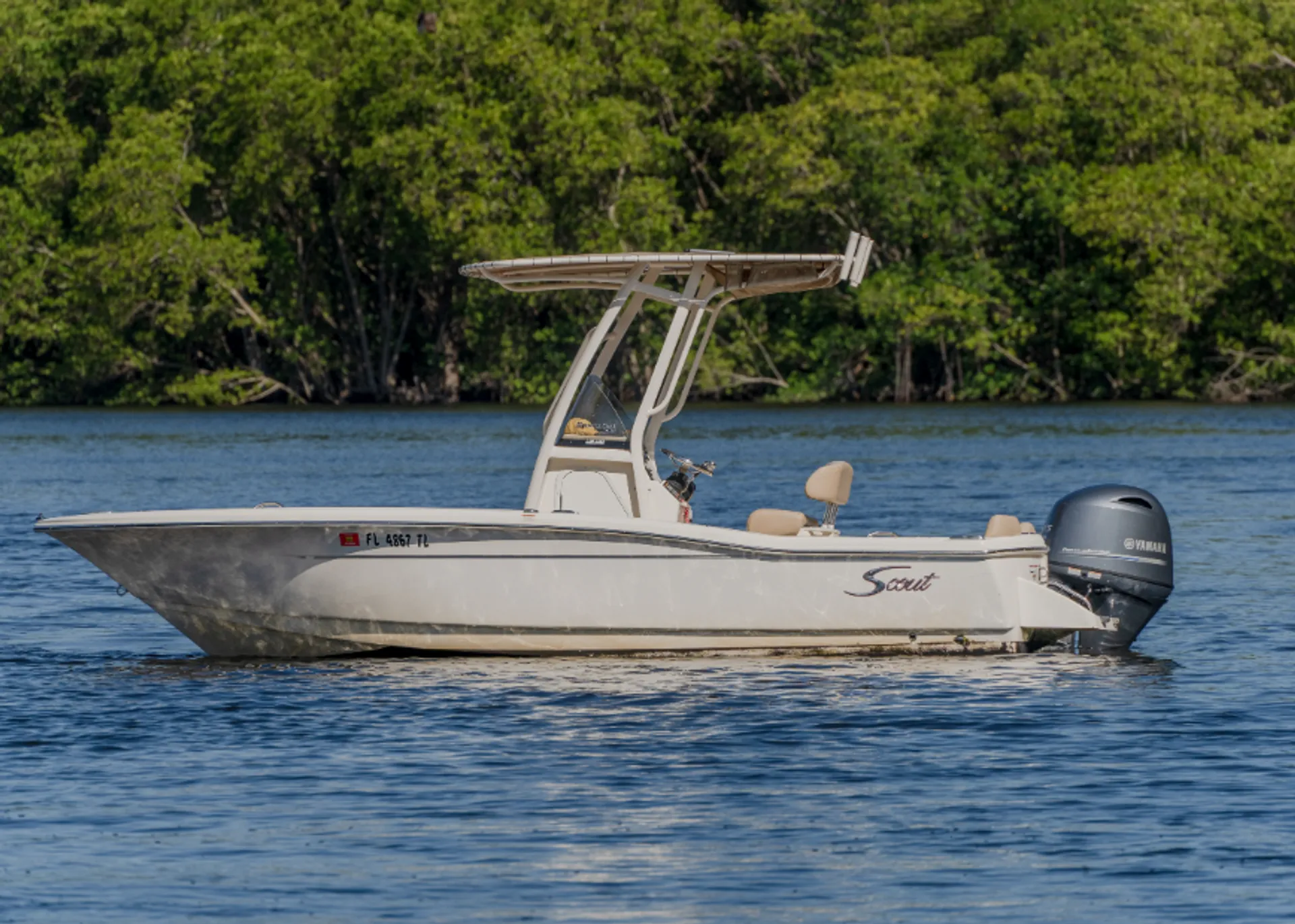 Scout 195 Sportfish JS420 in West Palm Beach, FL — photo 4