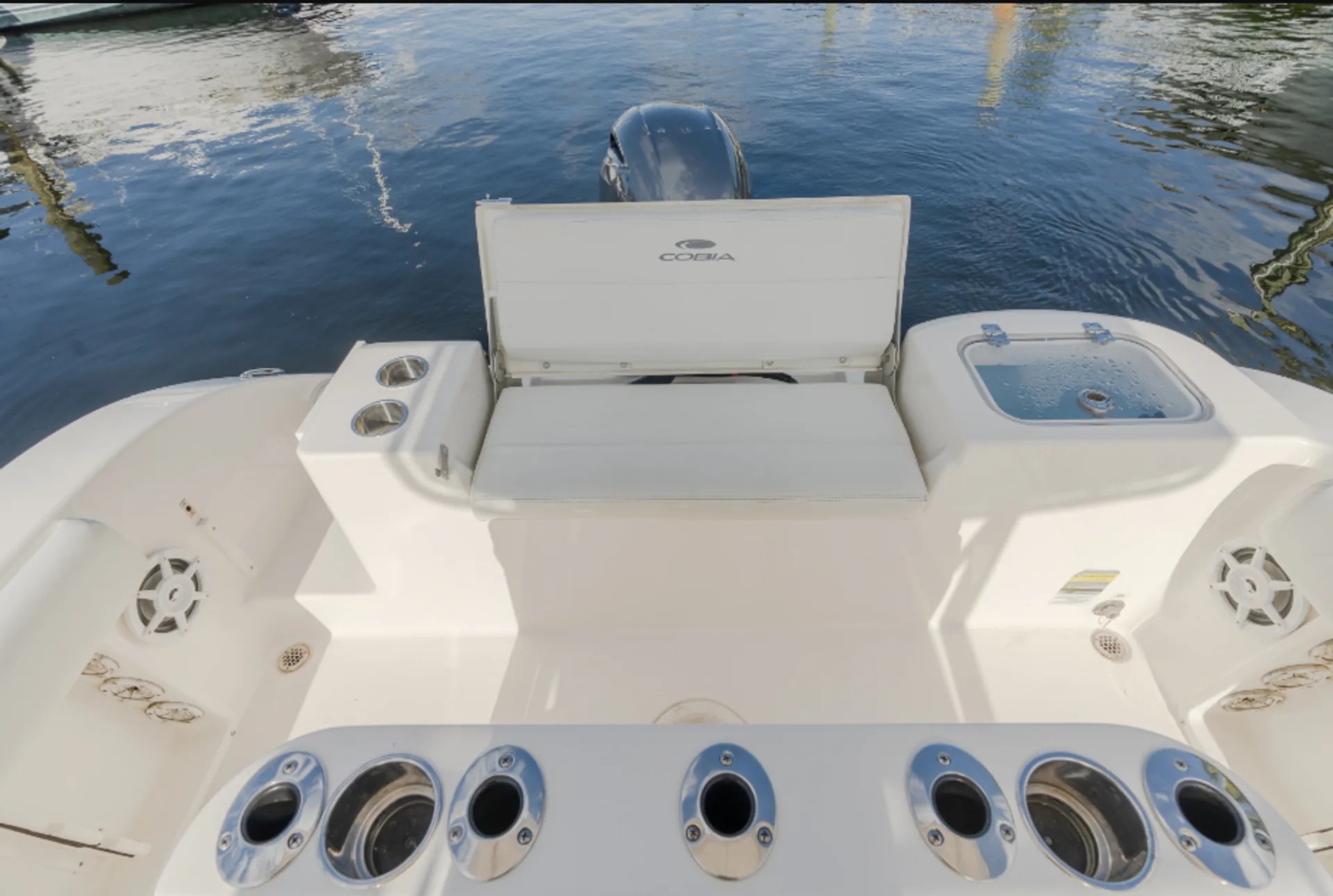 Cobia 201 CC JS204 in West Palm Beach, FL — photo 4