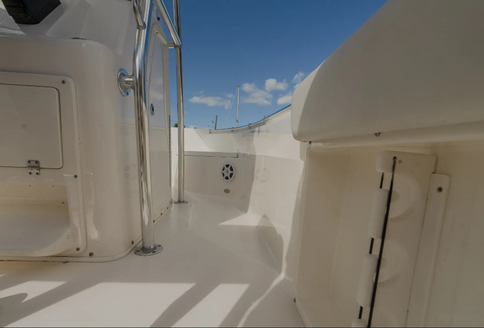 Cobia 201 CC JS204 in West Palm Beach, FL — photo 8