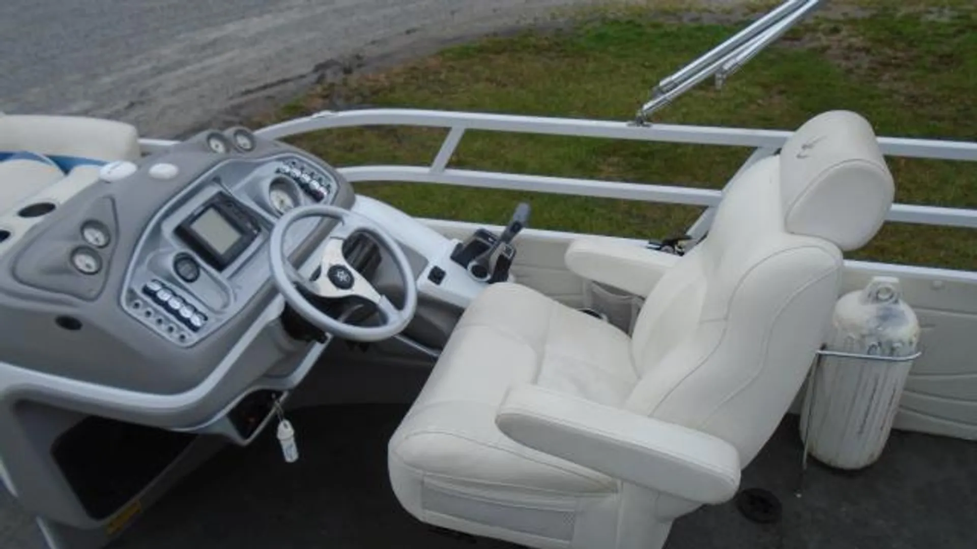 12 Passenger Tritoon