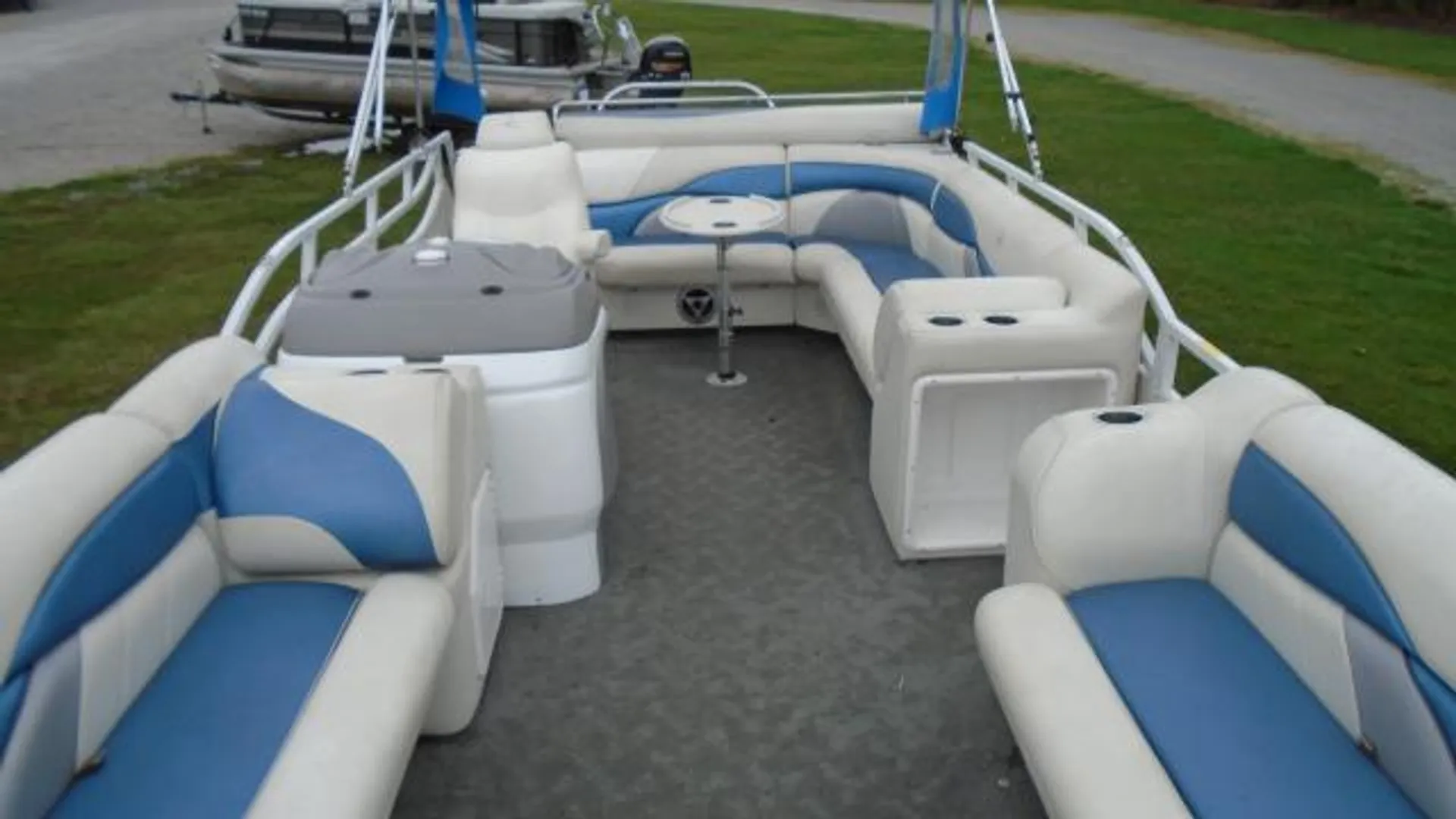 12 Passenger Tritoon