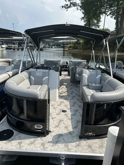 2023 Crest  22’ Tritoon - Lake Lanier