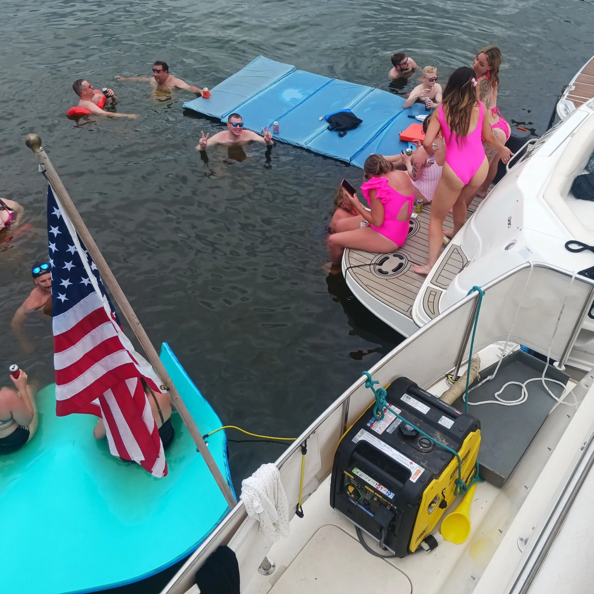 Classic cruiser - 37 feet of  spacious double cabin, USCG Captained