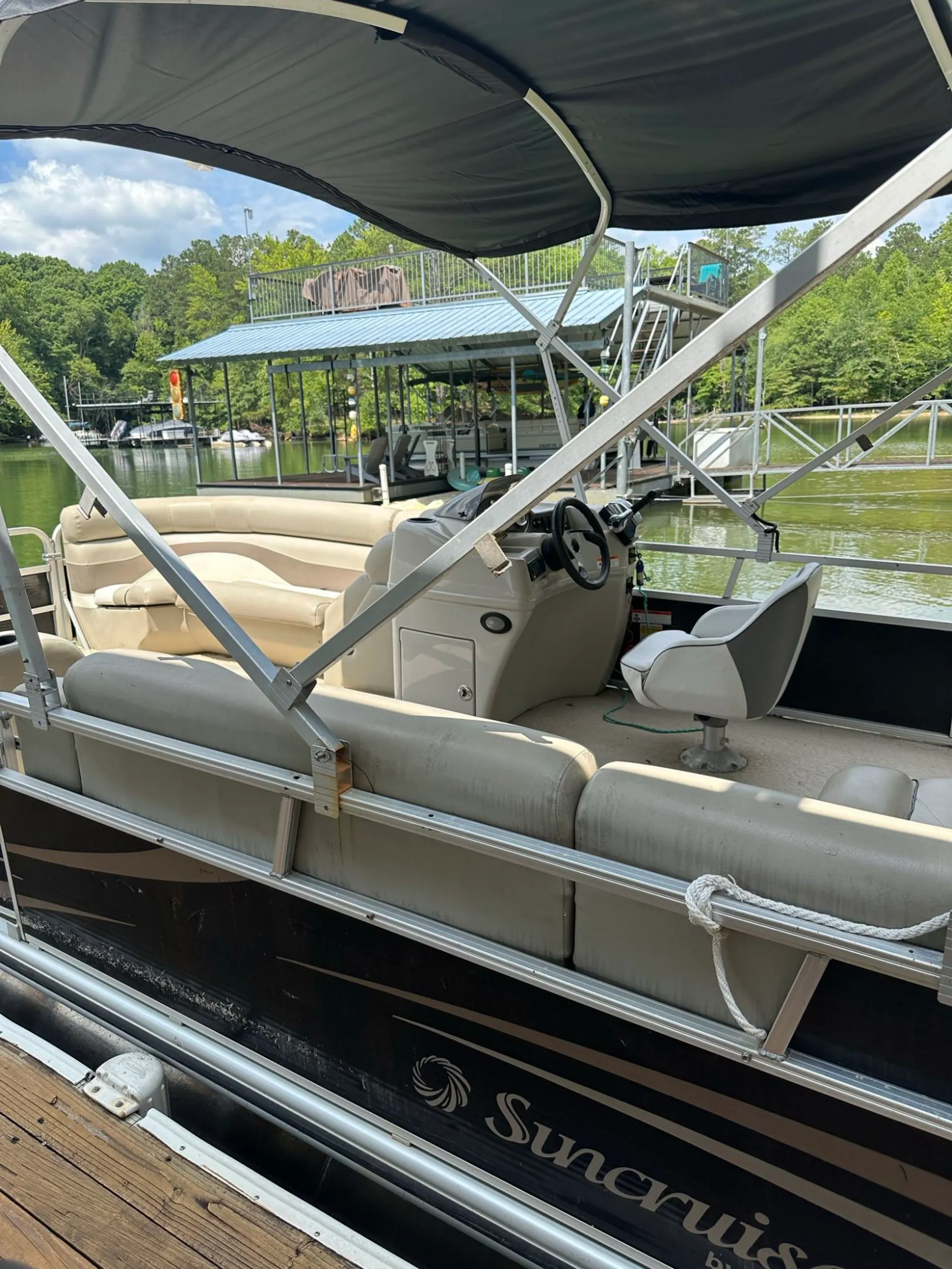 Lowe Pontoons SS210 in Gainesville, GA — photo 2