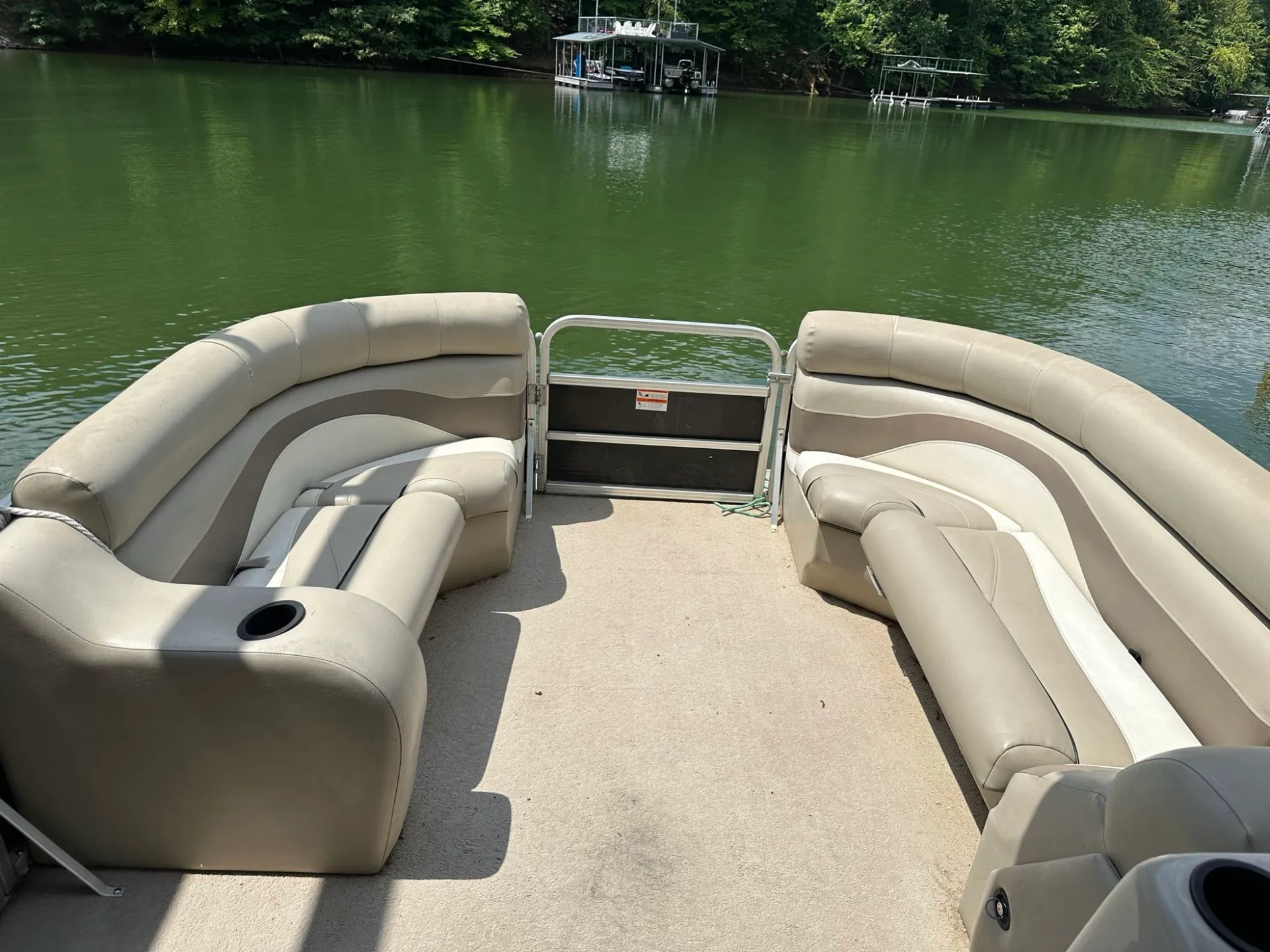 Lowe Pontoons SS210 in Gainesville, GA — photo 3