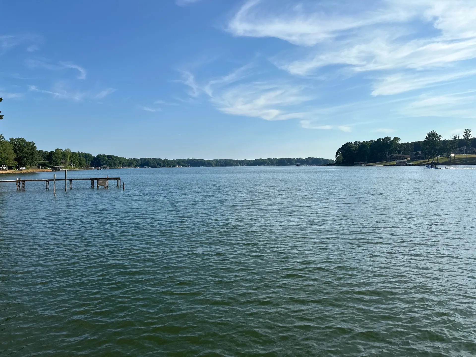 20' Bow Rider - Cruisin' &amp; tubin'