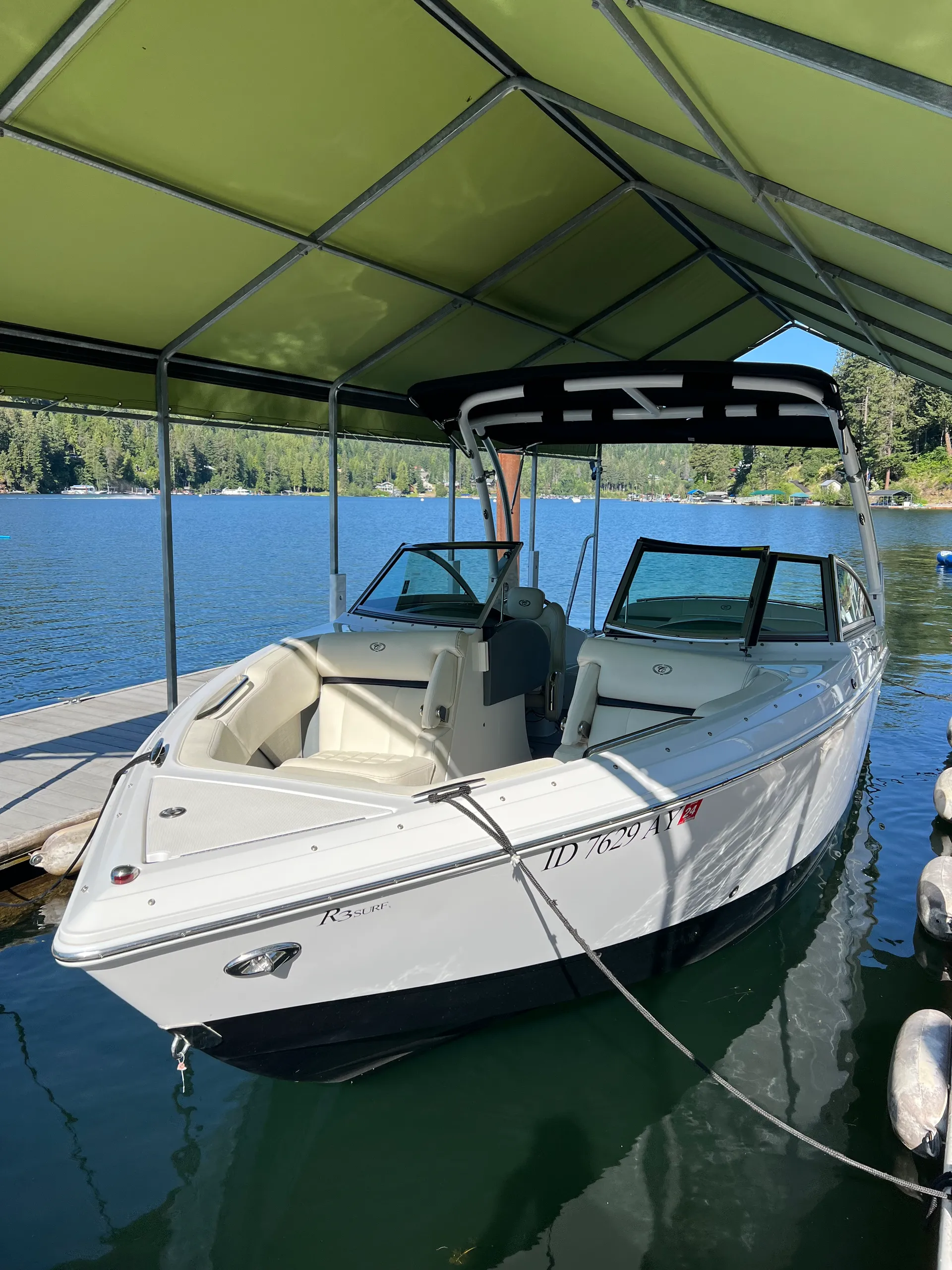 Cruise or Surf on this like new Cobalt R3