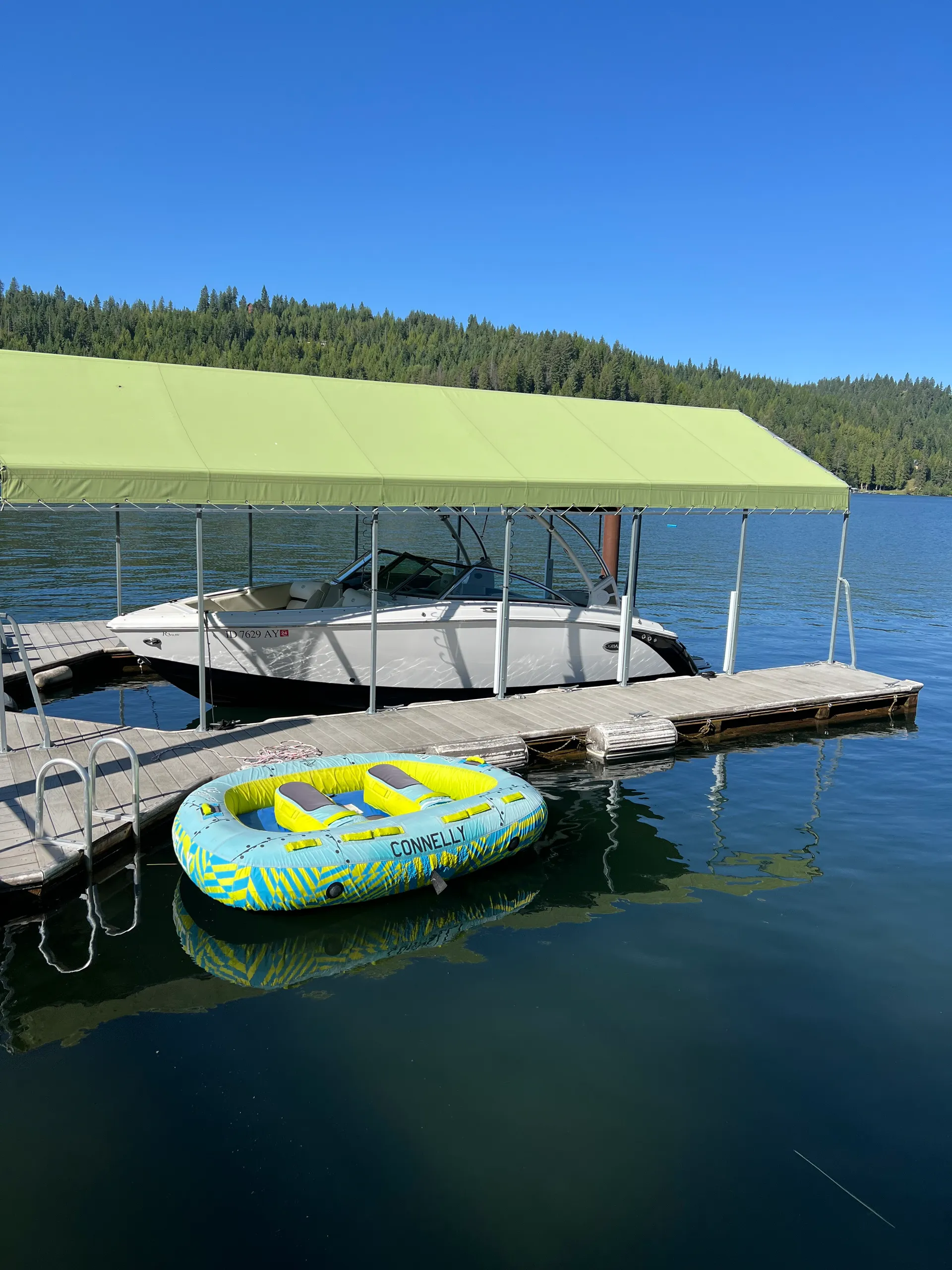 Cruise or Surf on this like new Cobalt R3