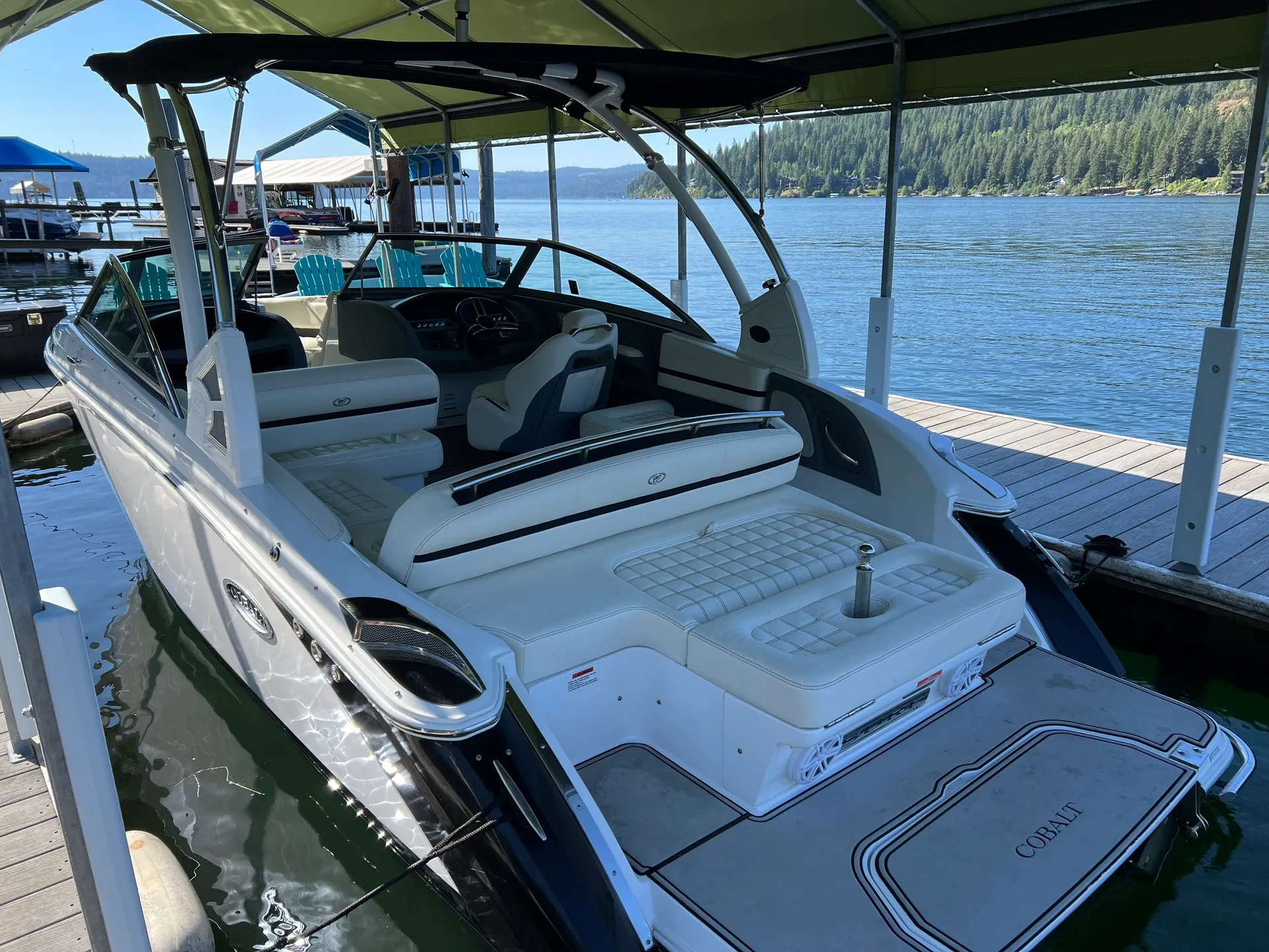 Cruise or Surf on this like new Cobalt R3