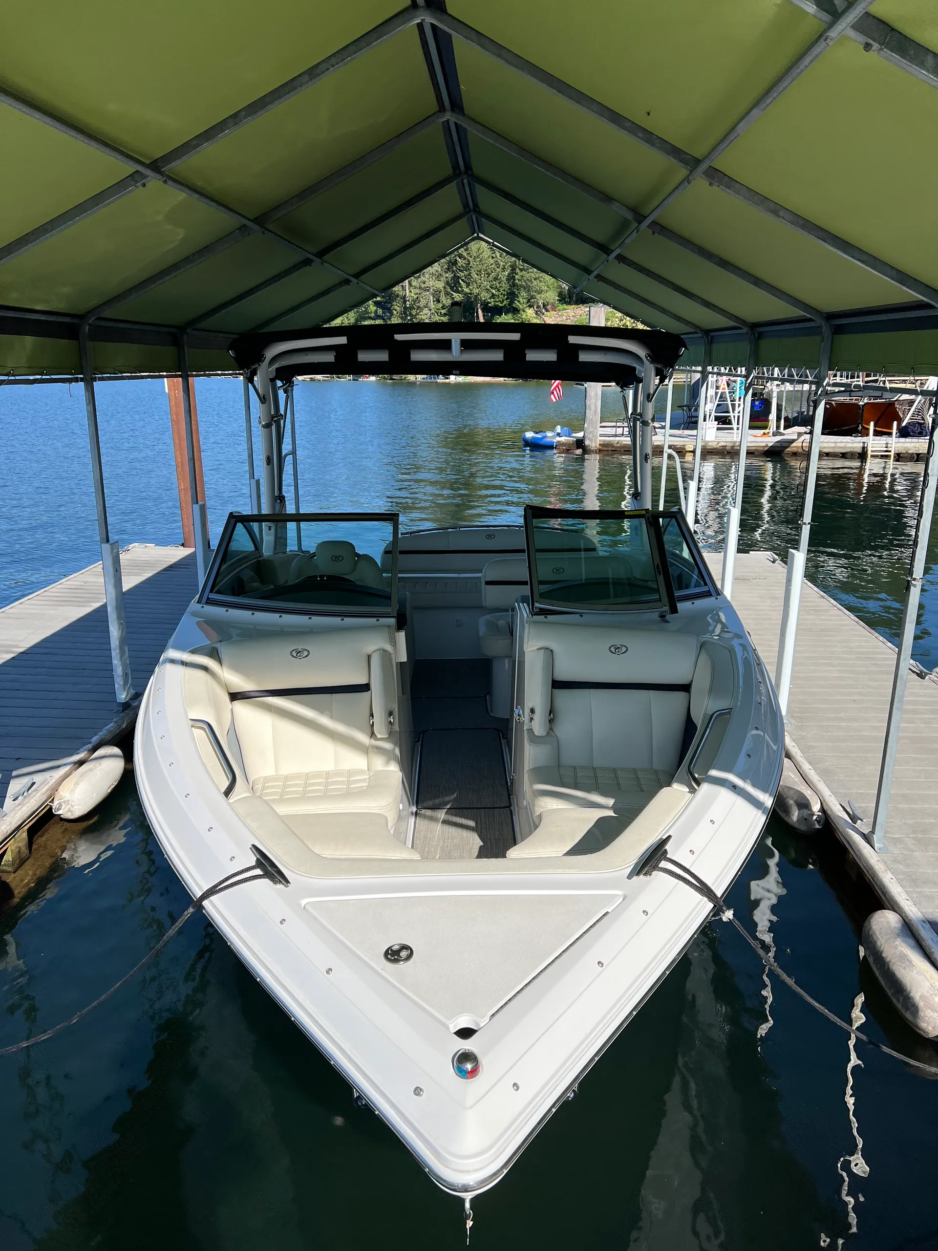 Cruise or Surf on this like new Cobalt R3