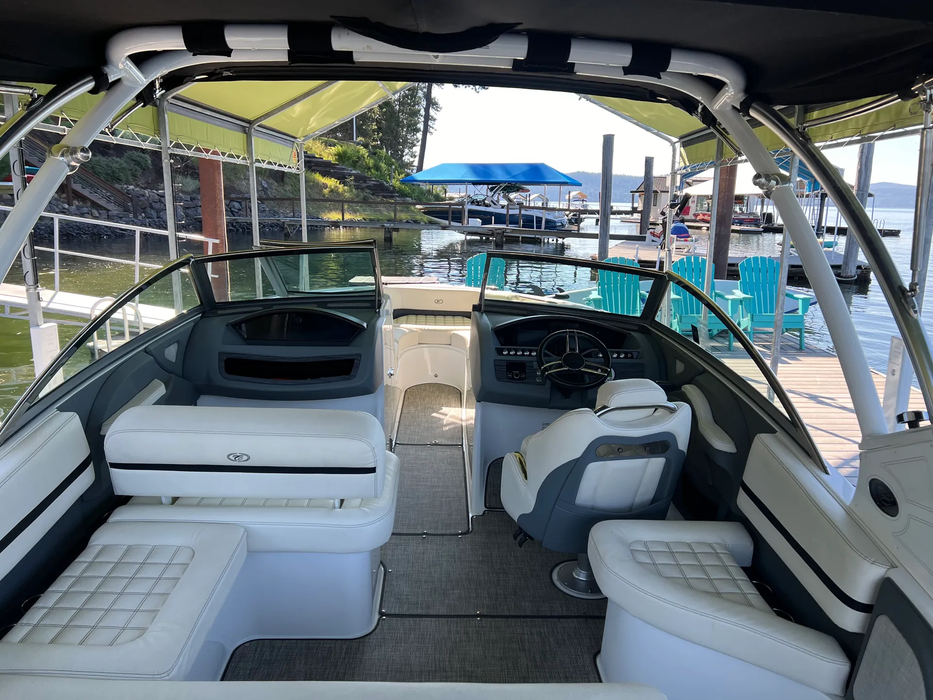 Cruise or Surf on this like new Cobalt R3