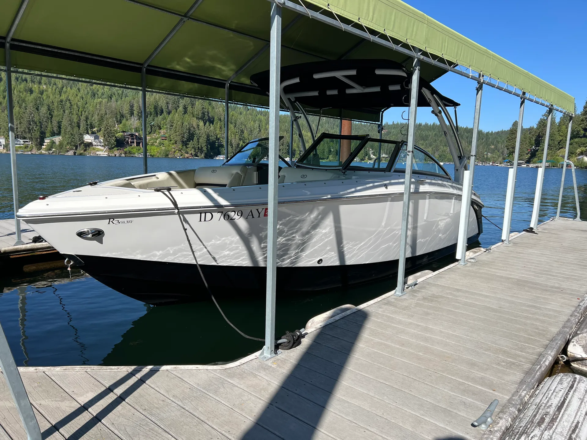 Cruise or Surf on this like new Cobalt R3