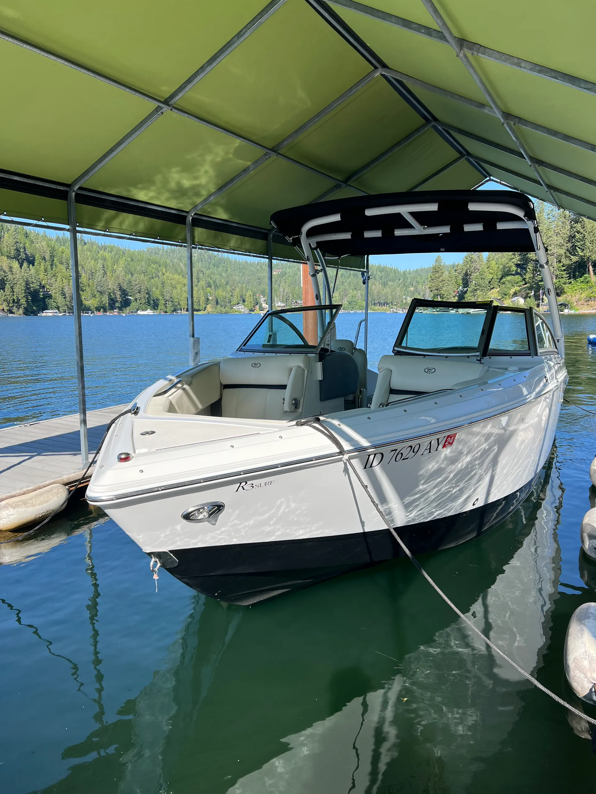 Cruise or Surf on this like new Cobalt R3