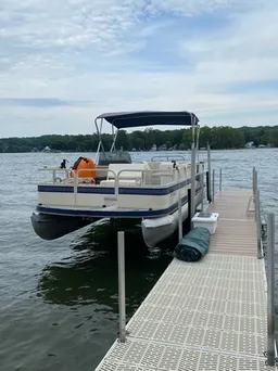 Conesus, finger lake party boat pontoon with Bimini fully equipped 