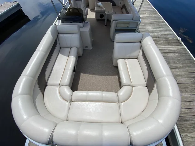 Rent a Premier Marine pontoon in Mound, MN near me