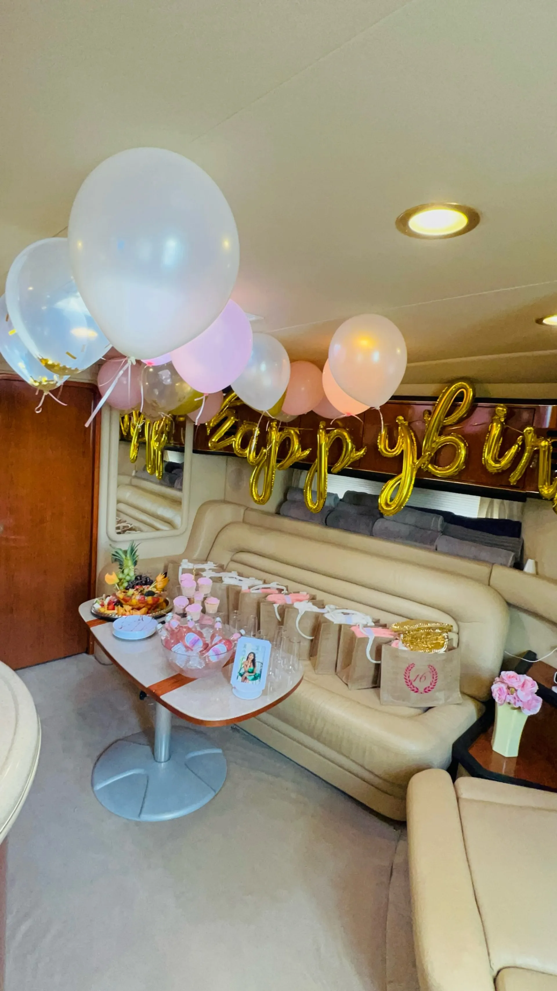 52' Sea Ray Motor Yacht for Celebrations – Miami, 13 Passengers