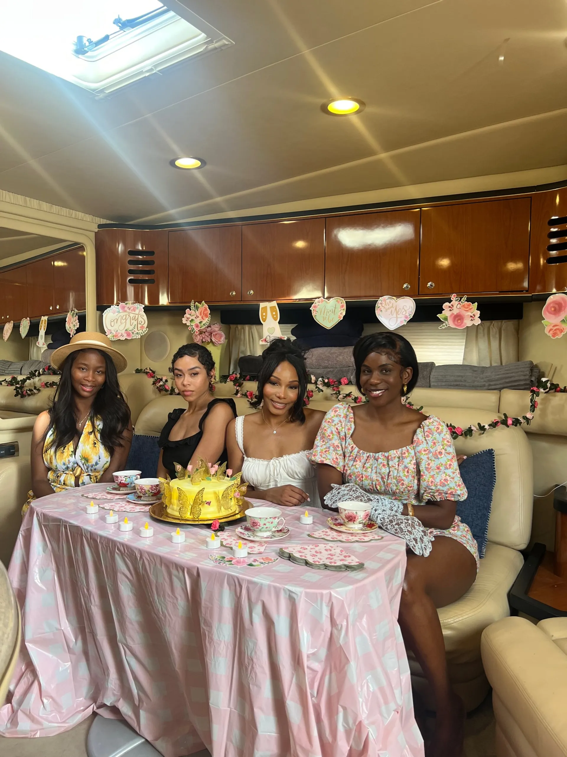 52' Sea Ray Motor Yacht for Celebrations – Miami, 13 Passengers