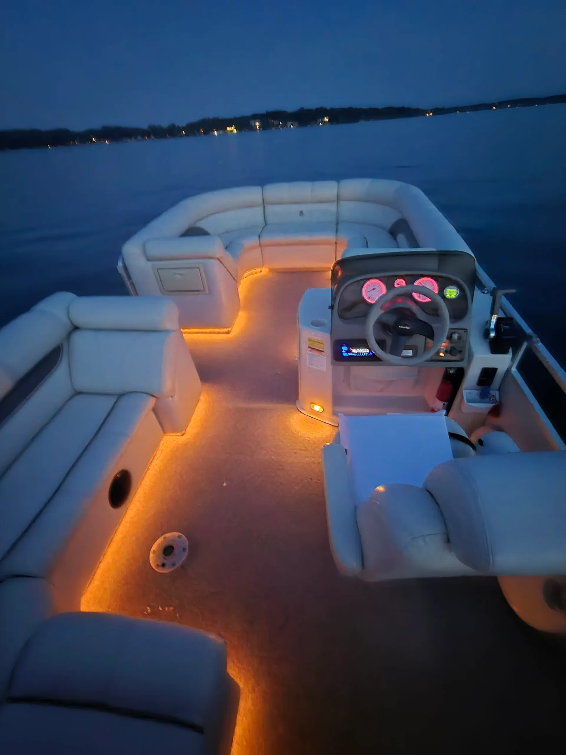 12 PASSENGER LUXURY PREMIER PONTOON ON LAKE MINNETONKA 