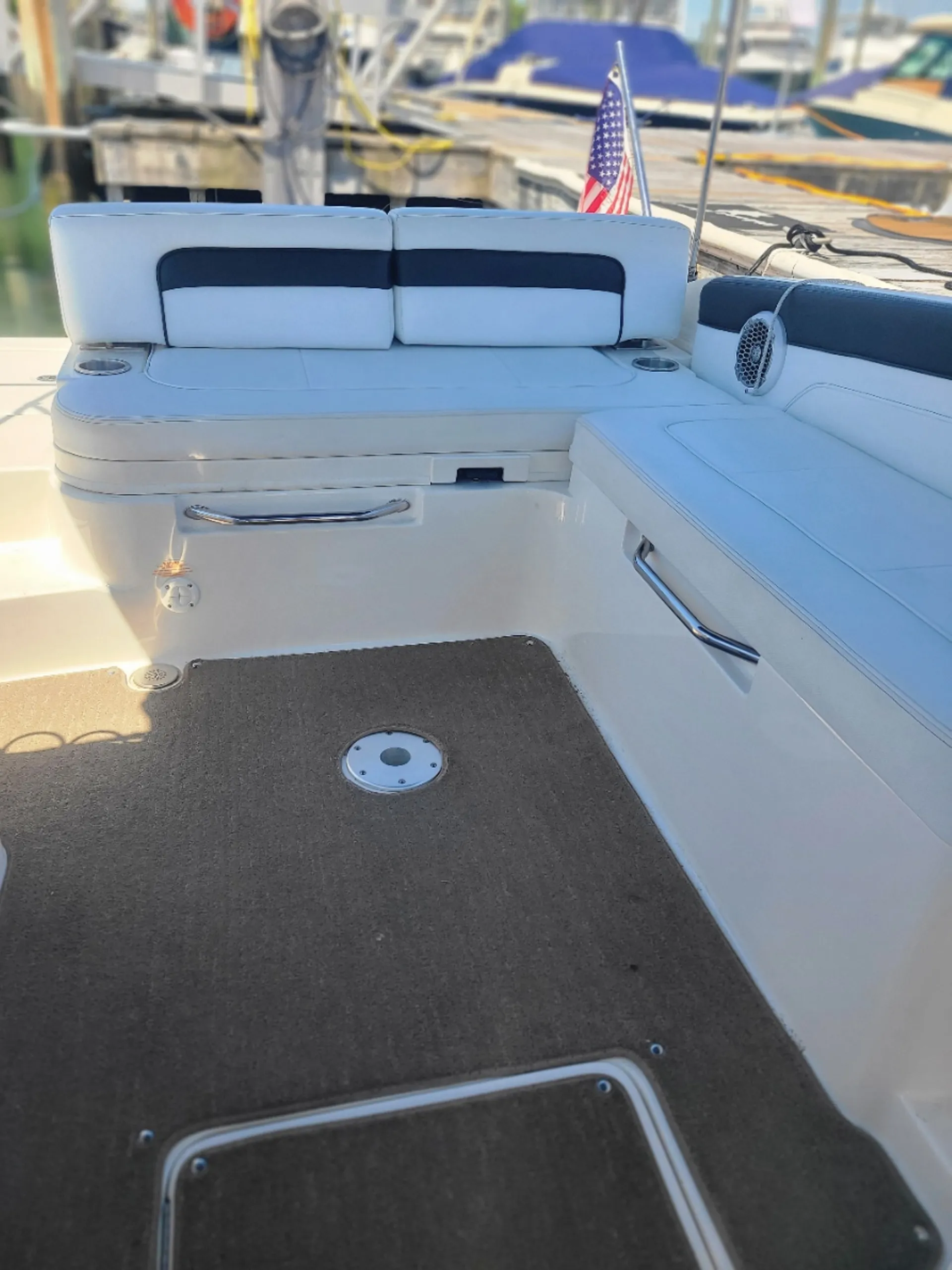 Sea Ray Boats 280 Sundeck in Norwalk, CT — photo 4
