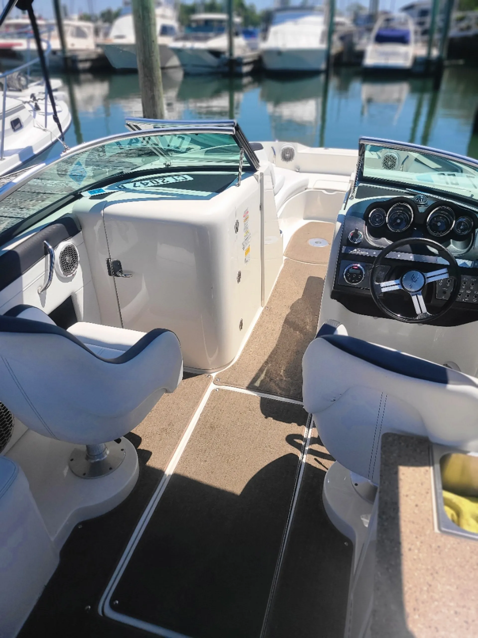 Sea Ray Boats 280 Sundeck in Norwalk, CT — photo 7