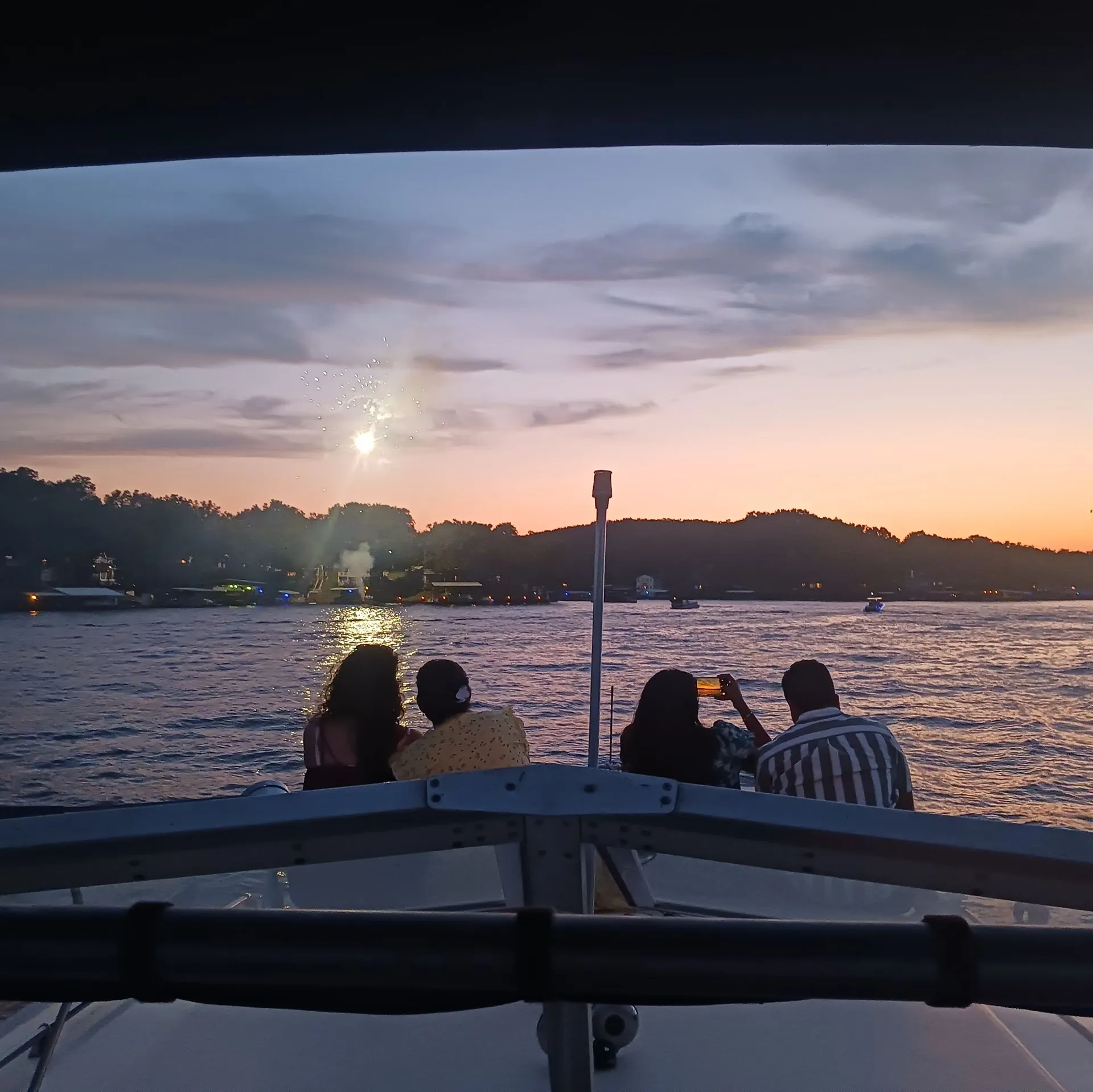 Classic cruiser - 37 feet of  spacious double cabin, USCG Captained