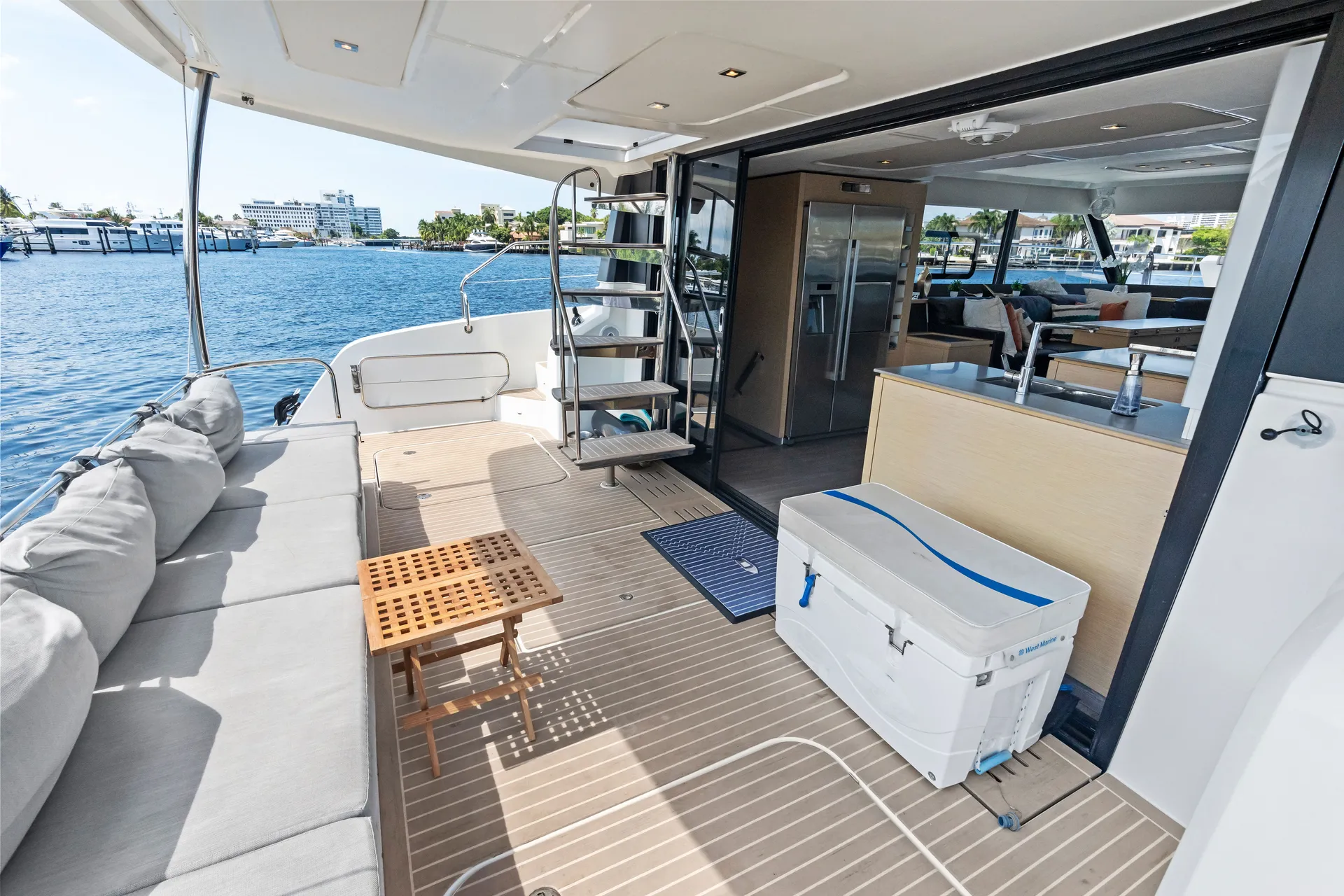 **SUMMER RATES* Luxury Power Catamaran FUEL, CAPTAIN AND STEW INCLUDED