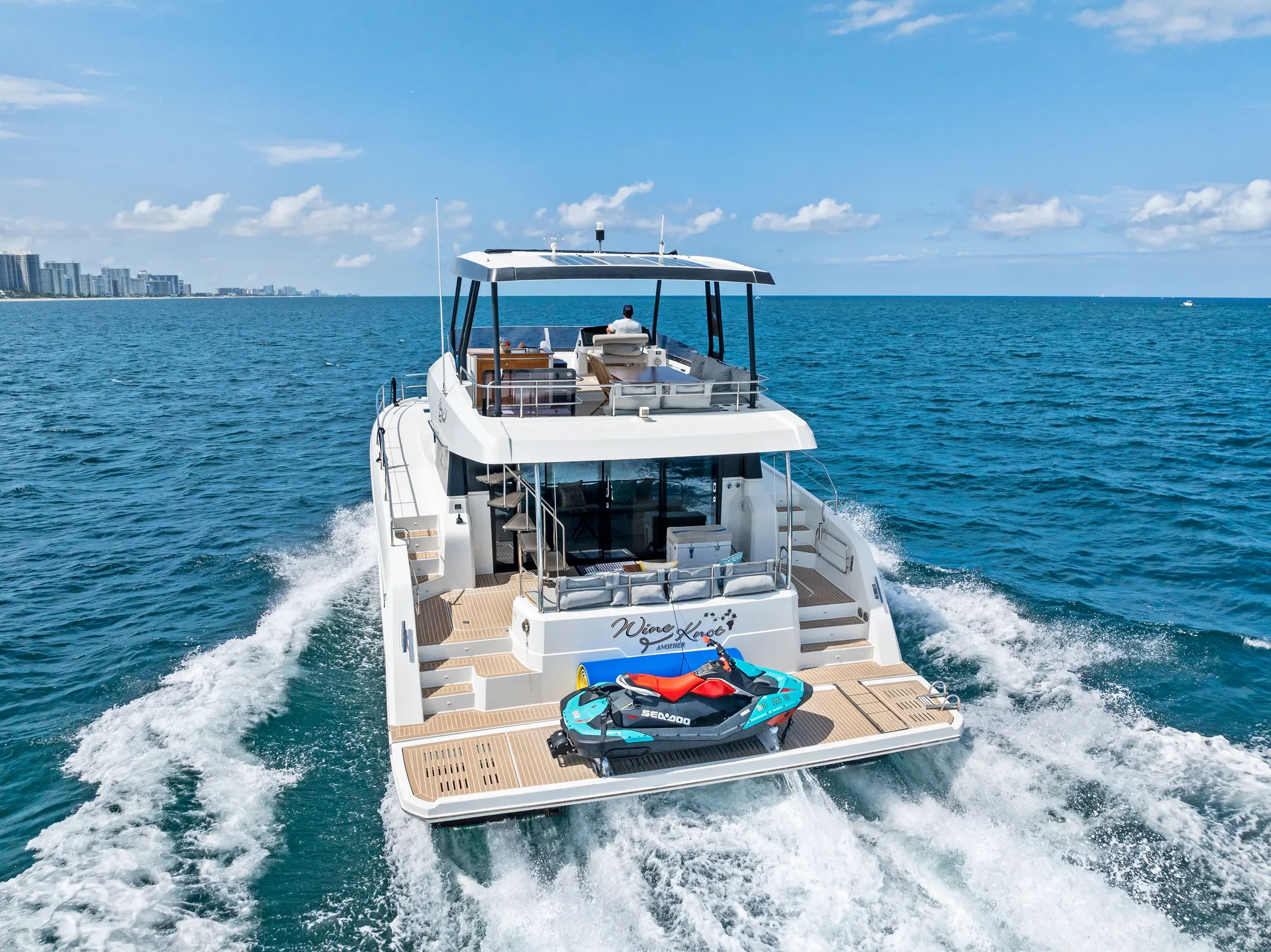 **SUMMER RATES* Luxury Power Catamaran FUEL, CAPTAIN AND STEW INCLUDED