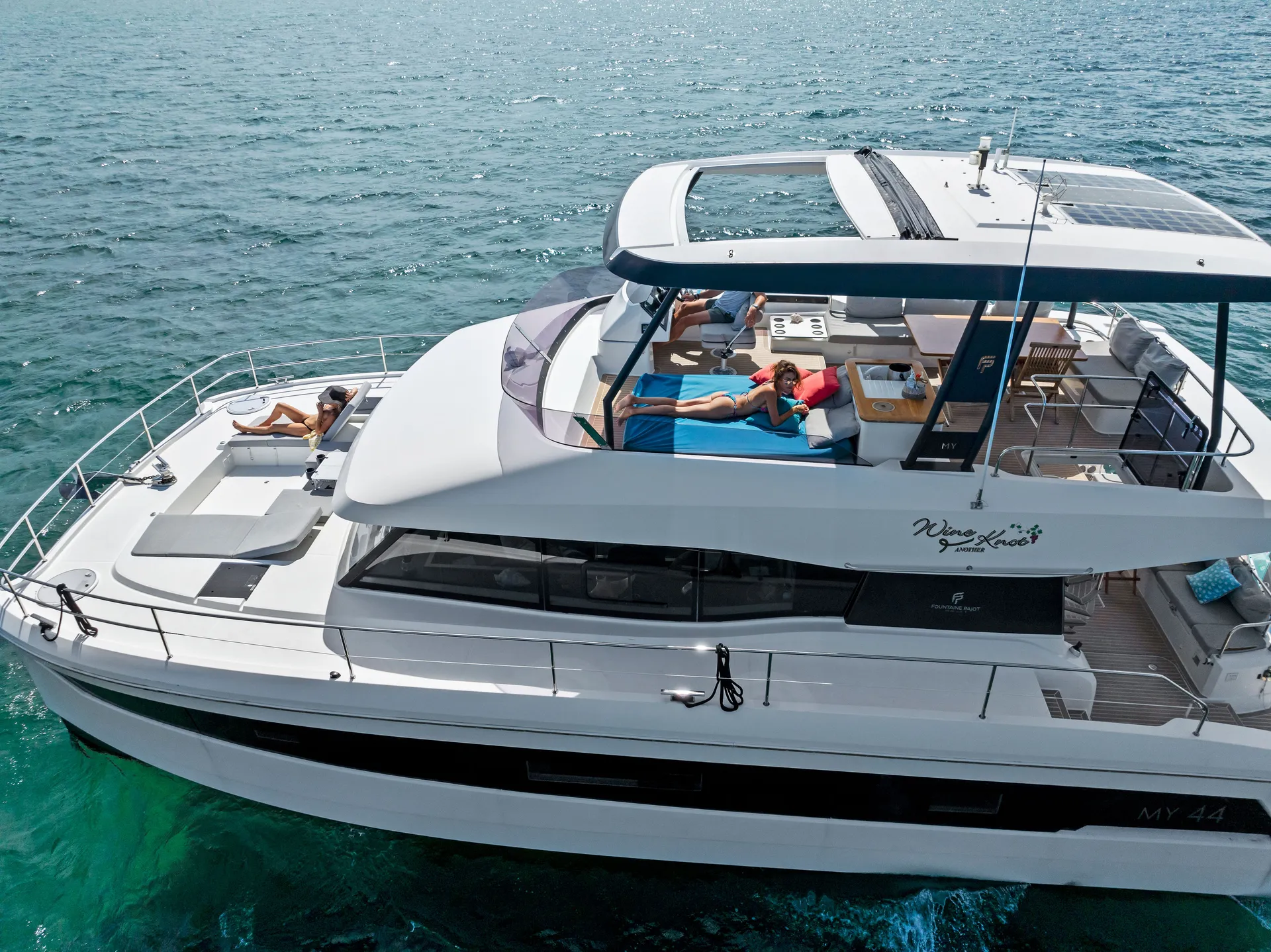 **SUMMER RATES* Luxury Power Catamaran FUEL, CAPTAIN AND STEW INCLUDED