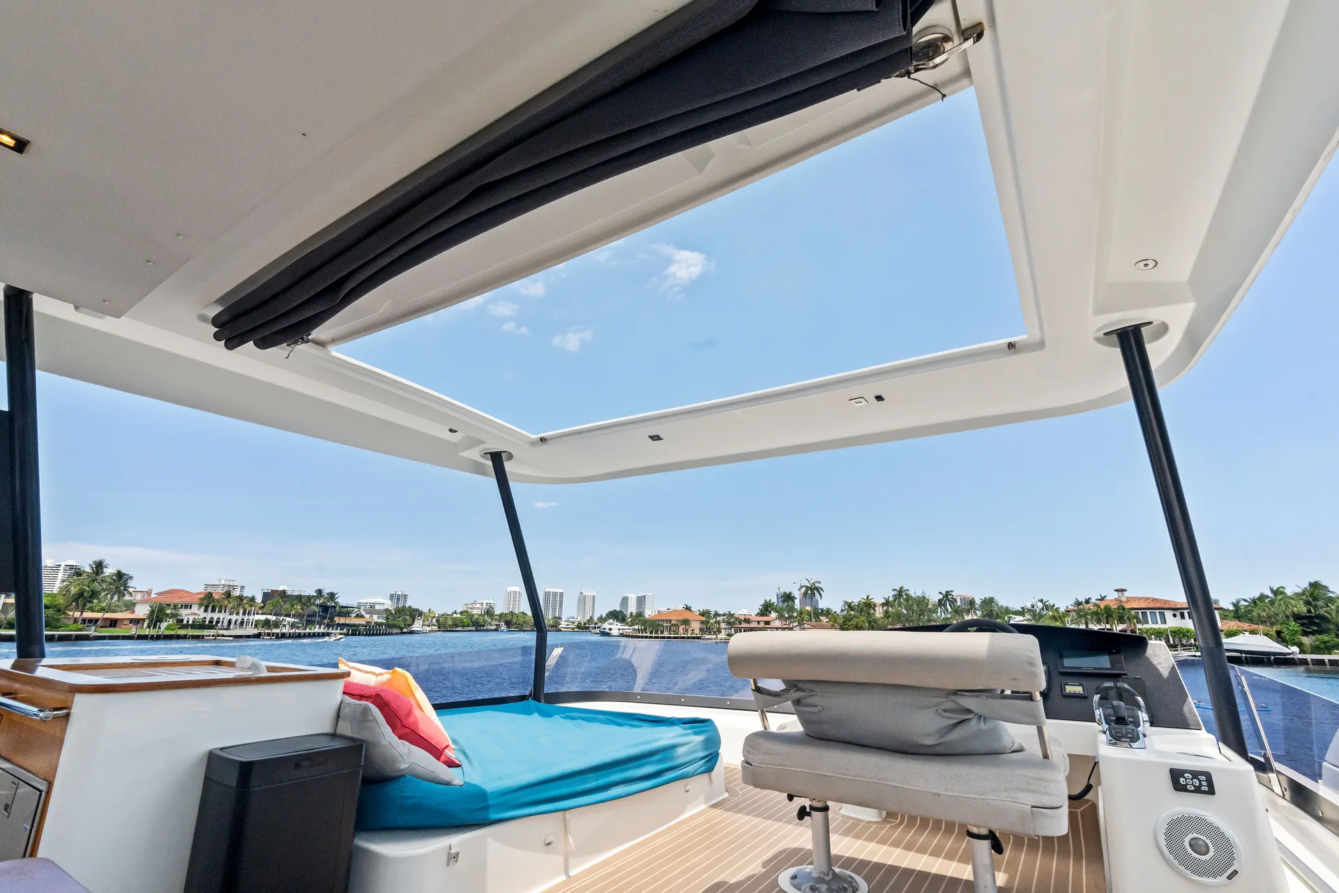 **SUMMER RATES* Luxury Power Catamaran FUEL, CAPTAIN AND STEW INCLUDED