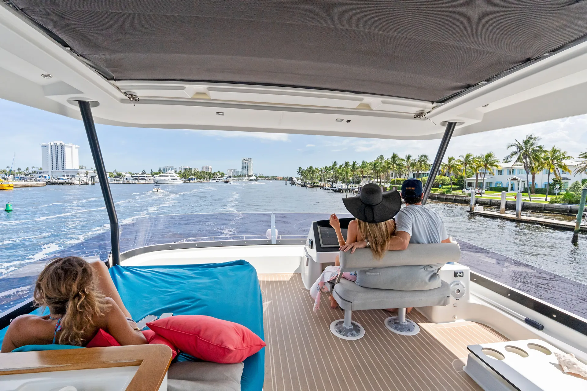 **SUMMER RATES* Luxury Power Catamaran FUEL, CAPTAIN AND STEW INCLUDED