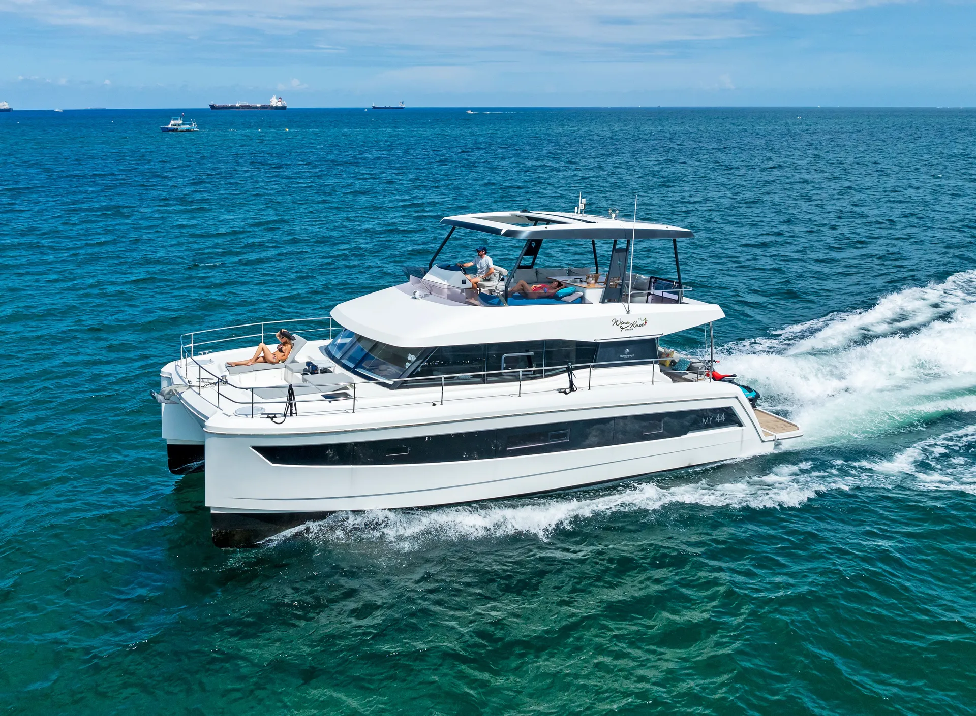 **SUMMER RATES* Luxury Power Catamaran FUEL, CAPTAIN AND STEW INCLUDED